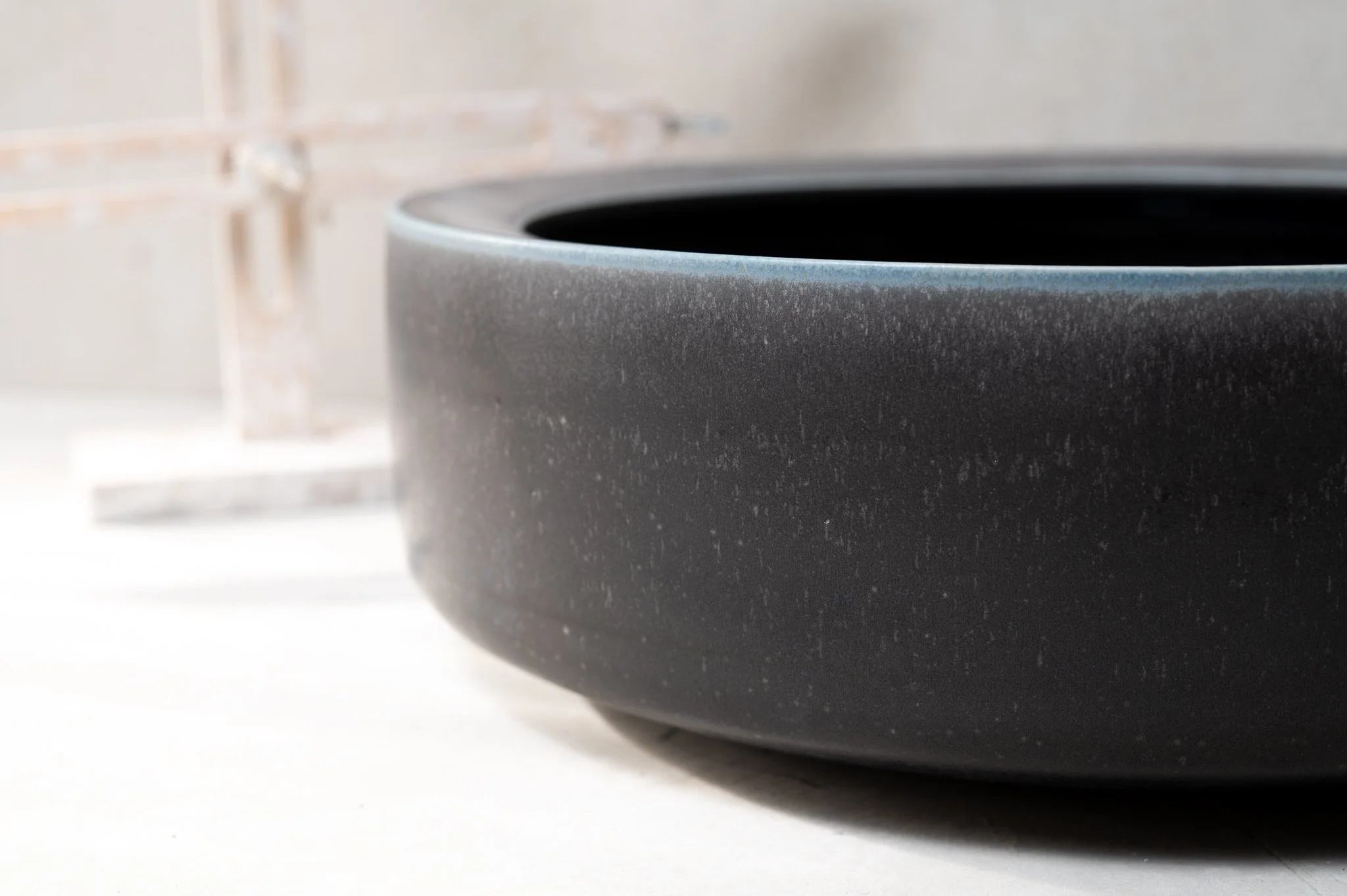 2870-handmade-ceramic-hand-basin-lindsey-wherrett-005.jpg