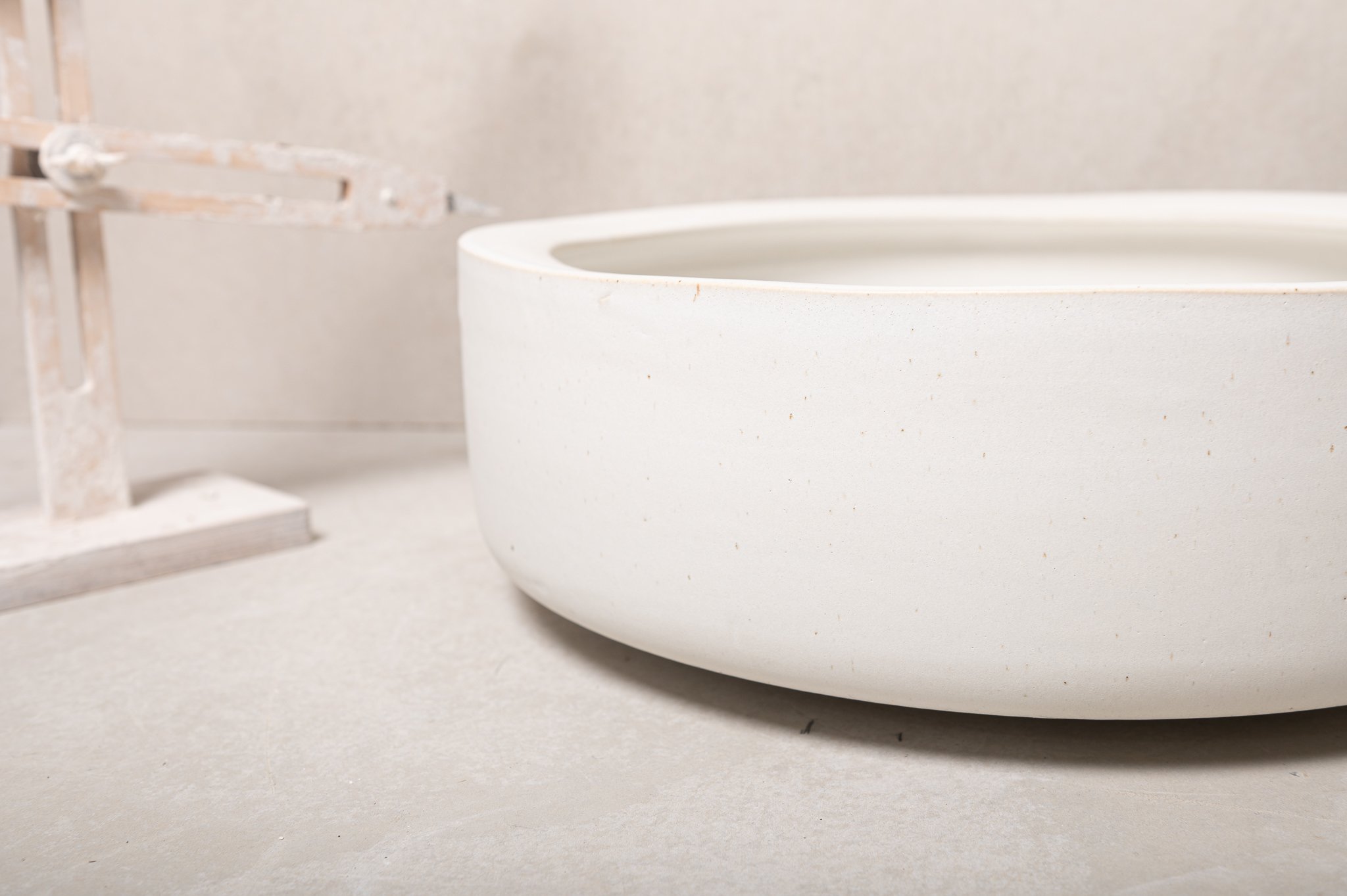 2740-handmade-ceramic-hand-basin-lindsey-wherrett-06.jpg