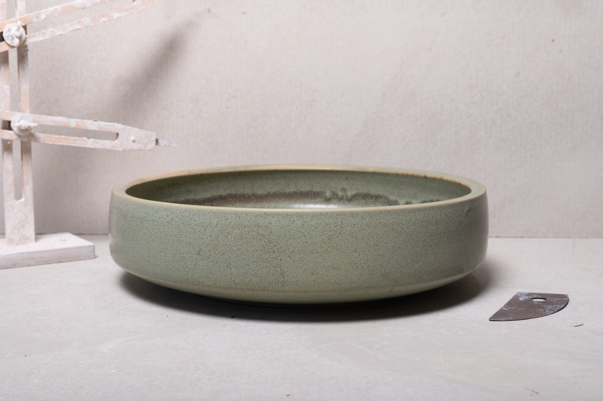 2630 Moss - low-profile + fine-rim