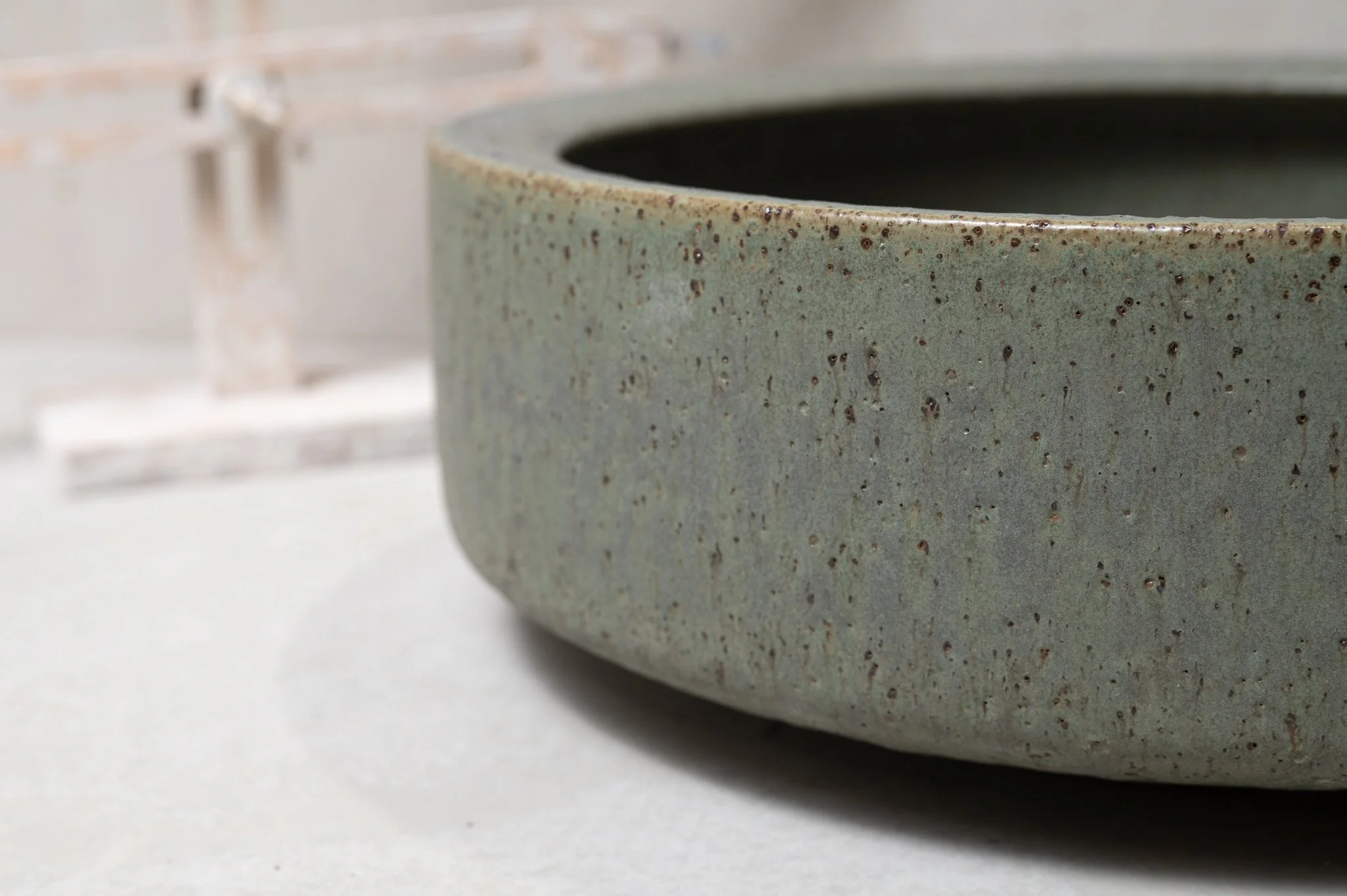 2840-handmade-ceramic-hand-basin-lindsey-wherrett-005.jpg