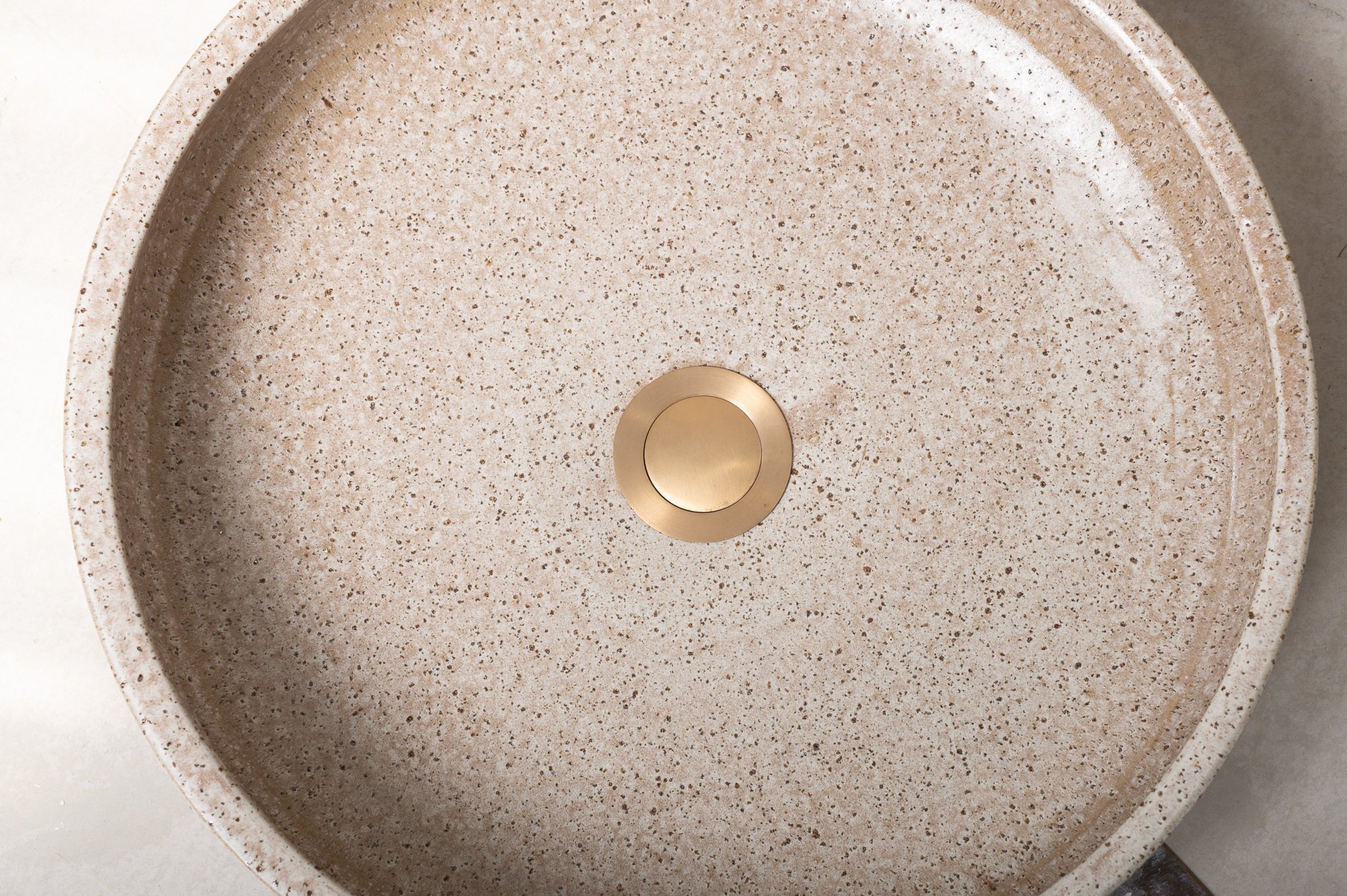 2570-handmade-ceramic-hand-basin-lindsey-wherrett-05.jpg