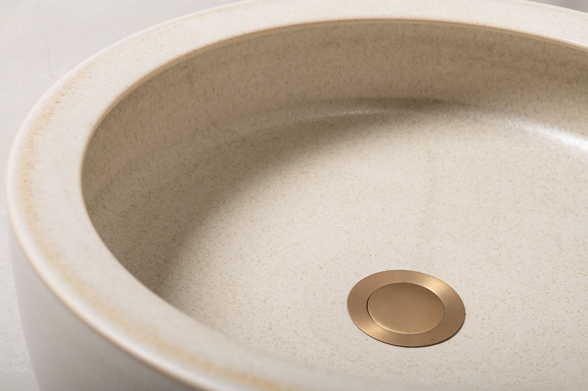 2620-handmade-ceramic-hand-basin-lindsey-wherrett-03.jpg