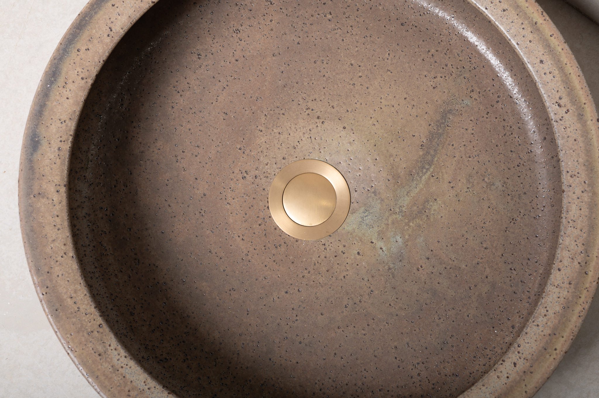 2510-handmade-ceramic-hand-basin-lindsey-wherrett-05.jpg