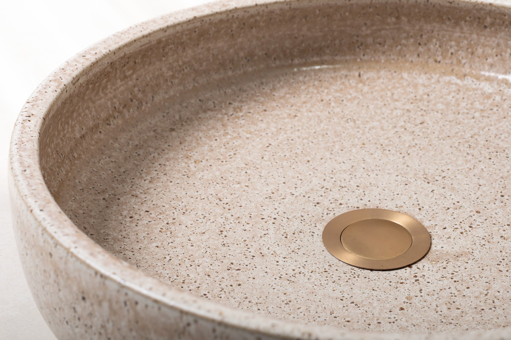 2570-handmade-ceramic-hand-basin-lindsey-wherrett-03.jpg