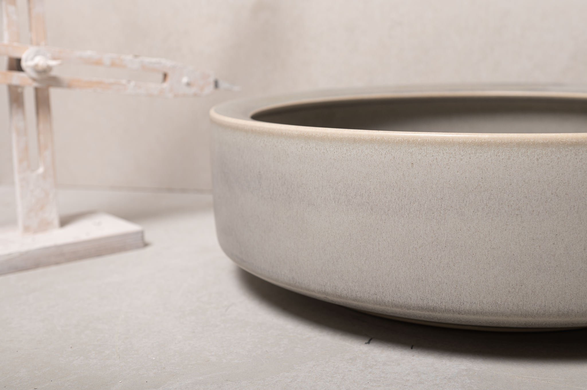 2690-handmade-ceramic-hand-basin-lindsey-wherrett-06.jpg