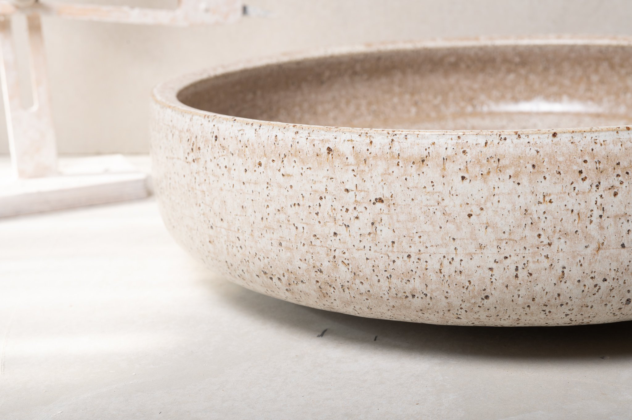 2570-handmade-ceramic-hand-basin-lindsey-wherrett-06.jpg