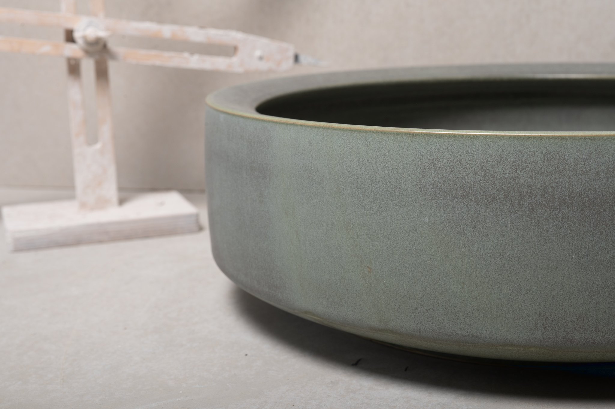 2640-handmade-ceramic-hand-basin-lindsey-wherrett-06.jpg