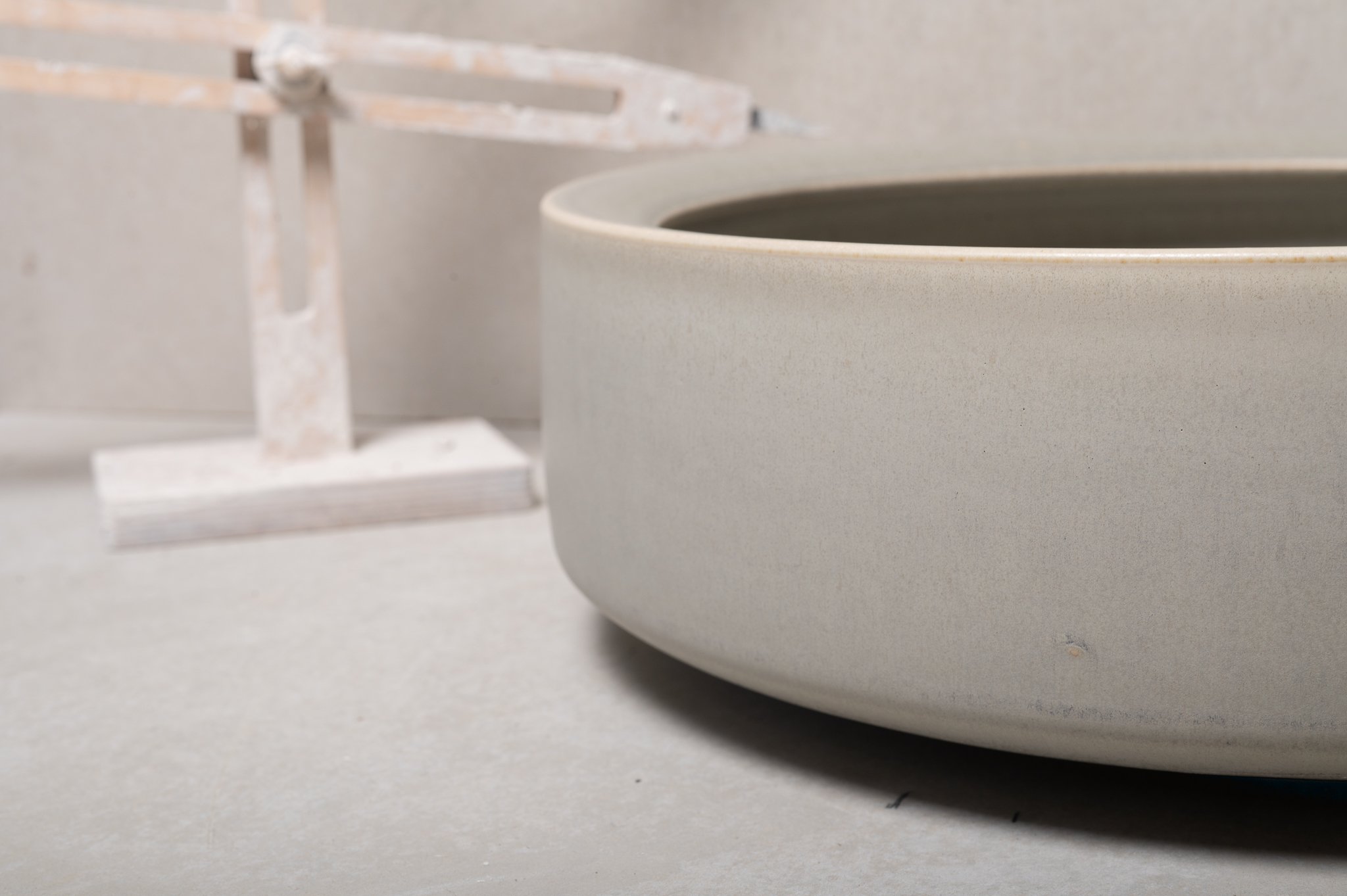 2610-handmade-ceramic-hand-basin-lindsey-wherrett-06.jpg