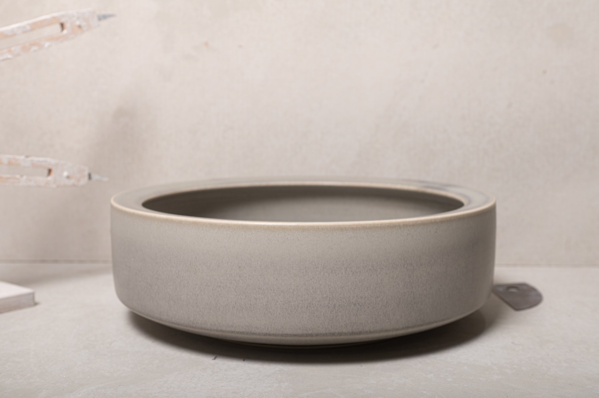 2680-handmade-ceramic-hand-basin-lindsey-wherrett-01.jpg