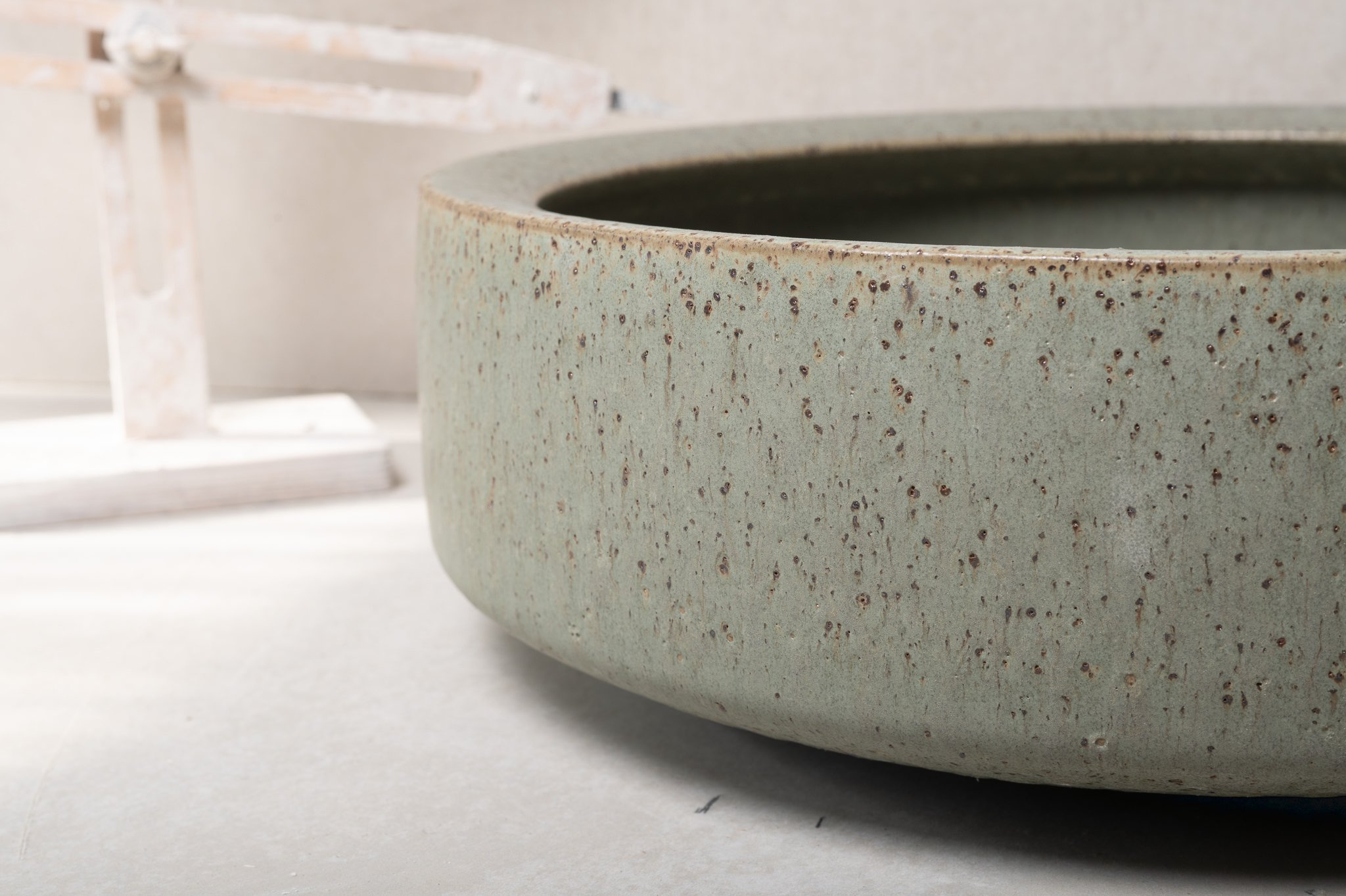 2550-handmade-ceramic-hand-basin-lindsey-wherrett-06.jpg