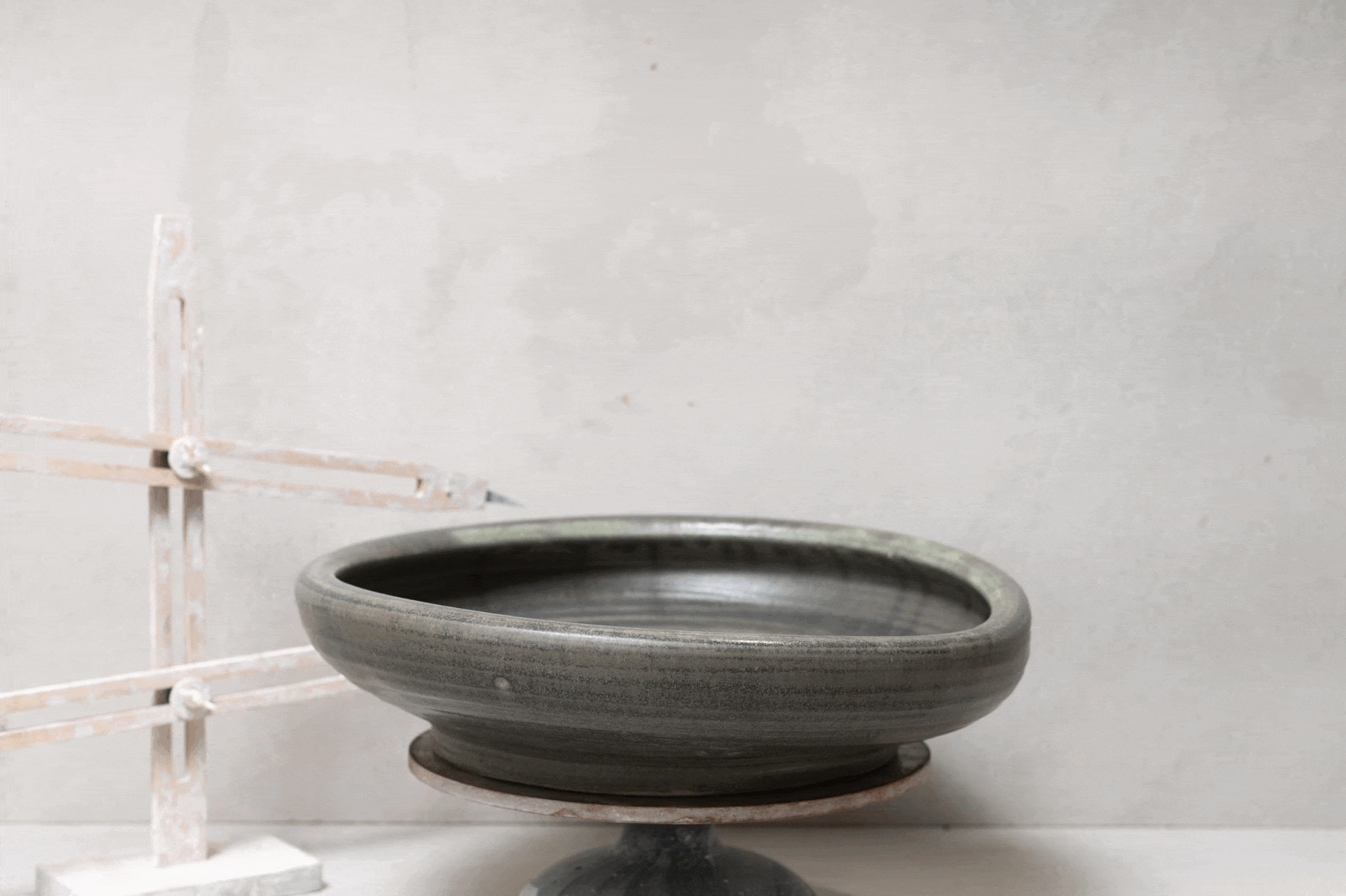 2920-handmade-ceramic-hand-basin-lindsey-wherrett-001b.gif
