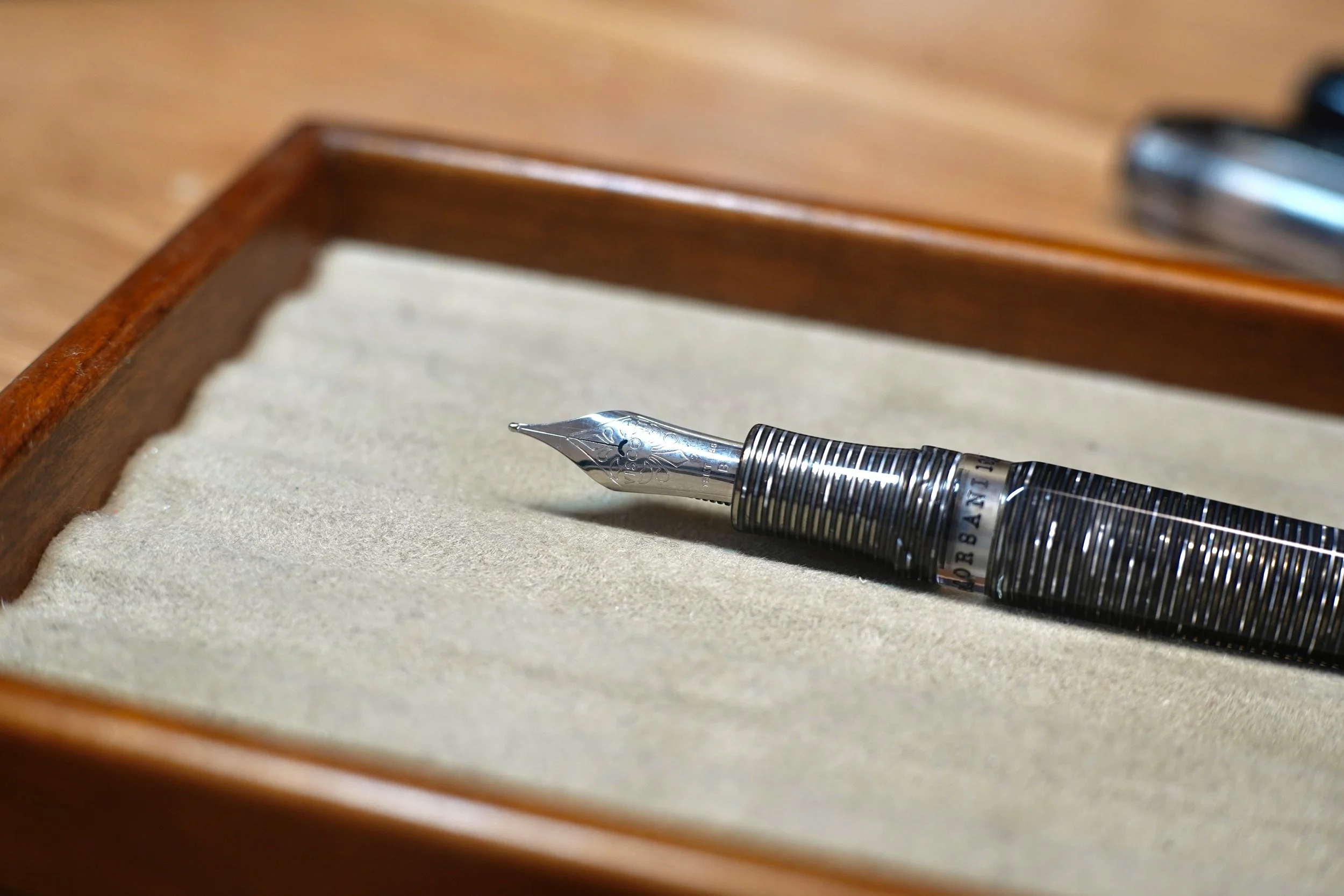 GALLERY VISCONTI ピンク/ブラック Visconti x Corsani Stacked Celluloid — Kyuseido