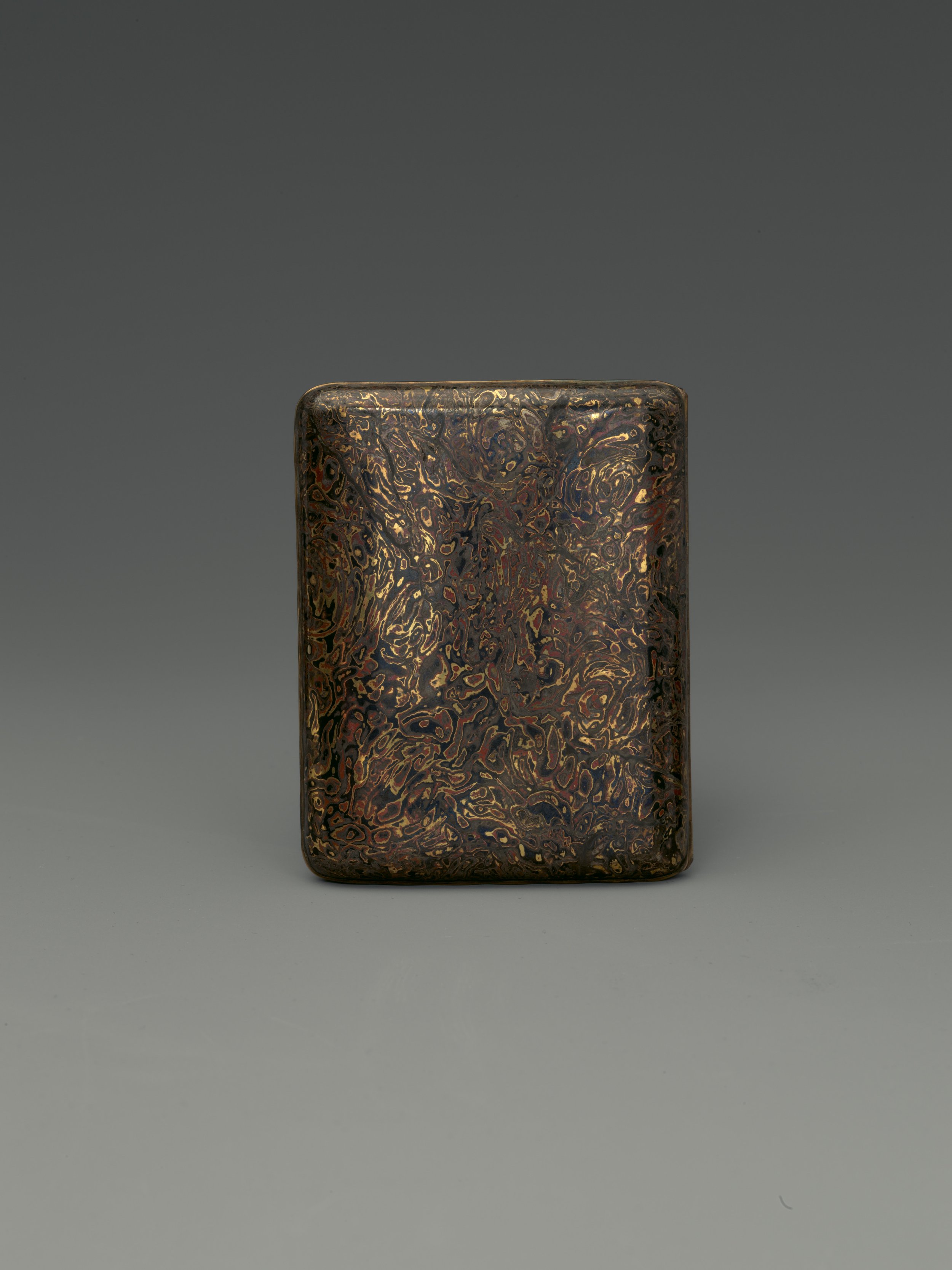 Tiffanyandco_mokumegane_cigarette_case_met_1.jpg
