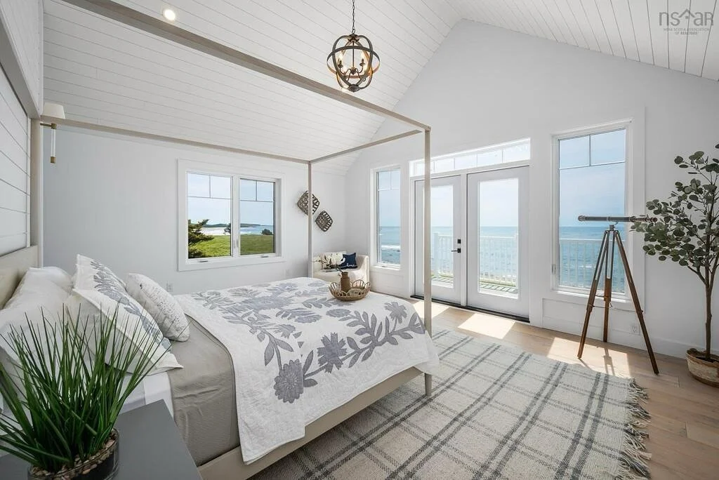 Balance is everything. ✨ From the soft layers of texture to the way natural light fills the room, every detail is designed to feel effortless &mdash; and let&rsquo;s be honest, that ocean view doesn&rsquo;t hurt either. 🌊🏡

#throwback #oceanfront #