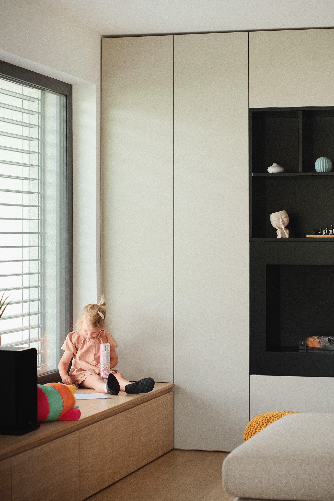 warm and neutral minimalist living room design by mlinar+mlinar