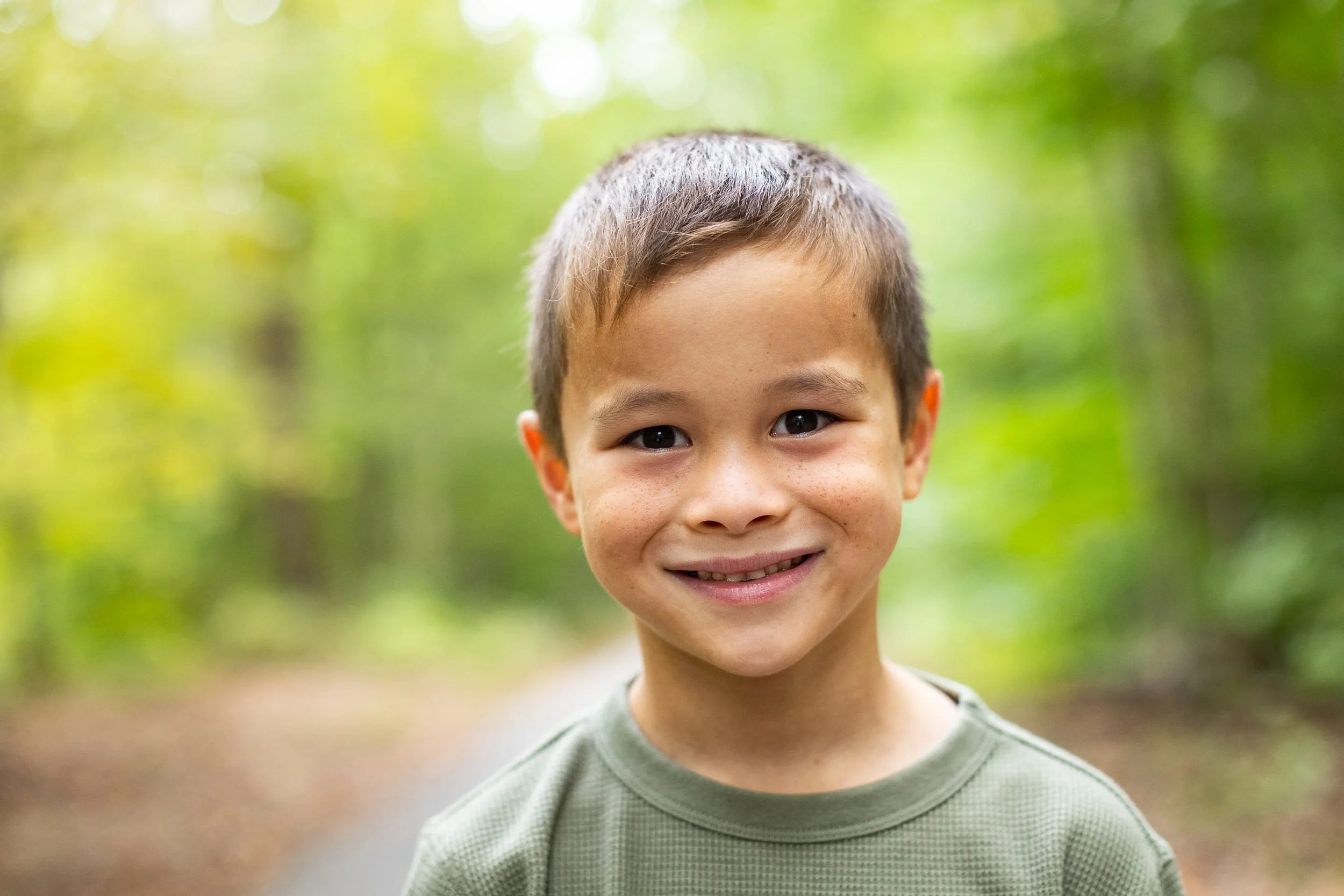 Dora Kelley Nature Park Fall Family Portraits Three Kids__06.jpg