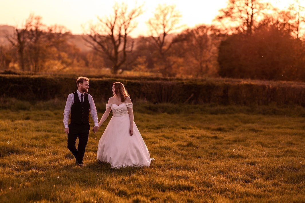 10 images from Amy &amp; David&rsquo;s amazing wedding at Chafford Park!

It was such a beautiful day with such an amazing group of people. They met one New Years Eve in a pub called the Windmill. David was the bass guitarist for the band gigging at 