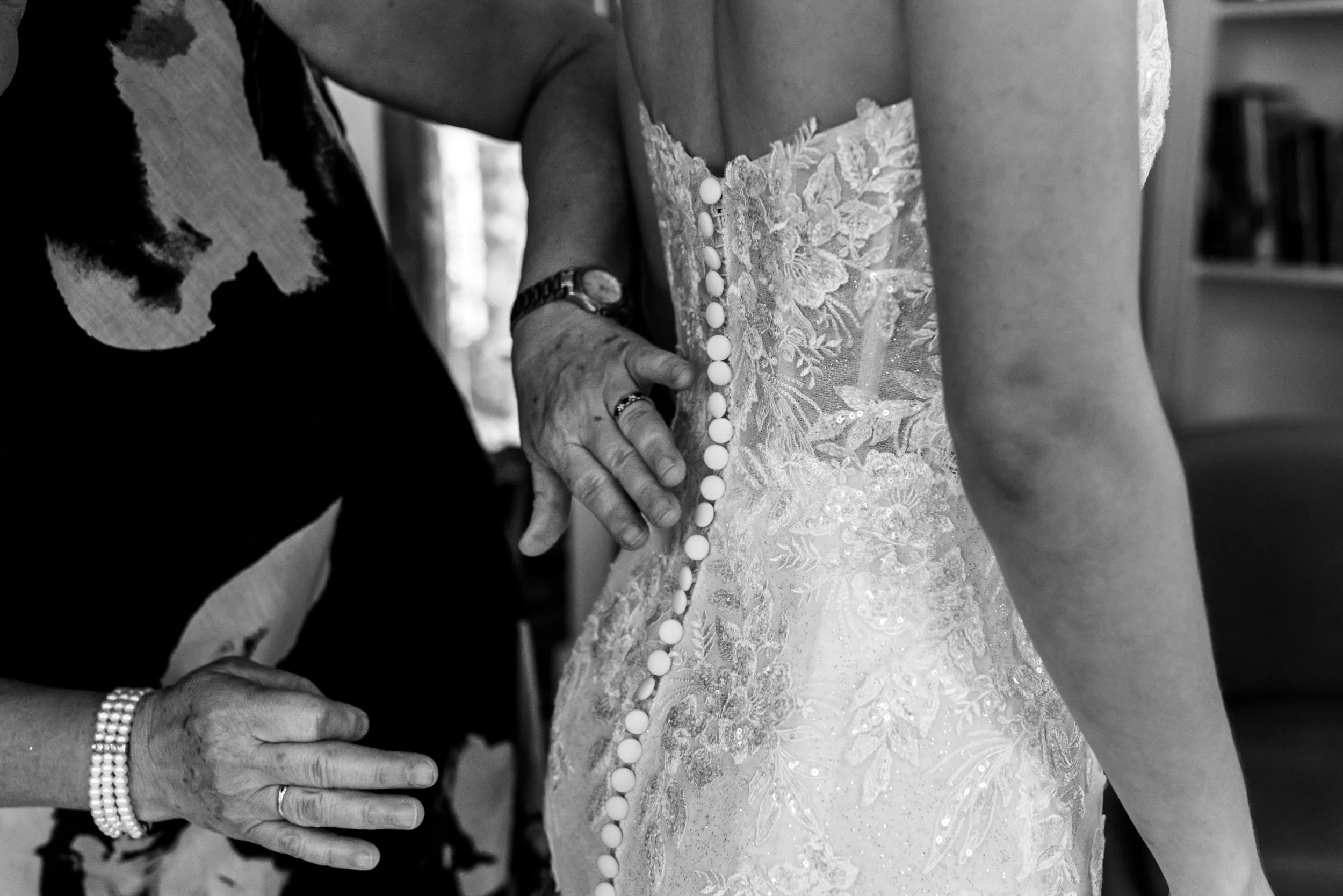 emily&hayden-wedding-blog-12.jpg