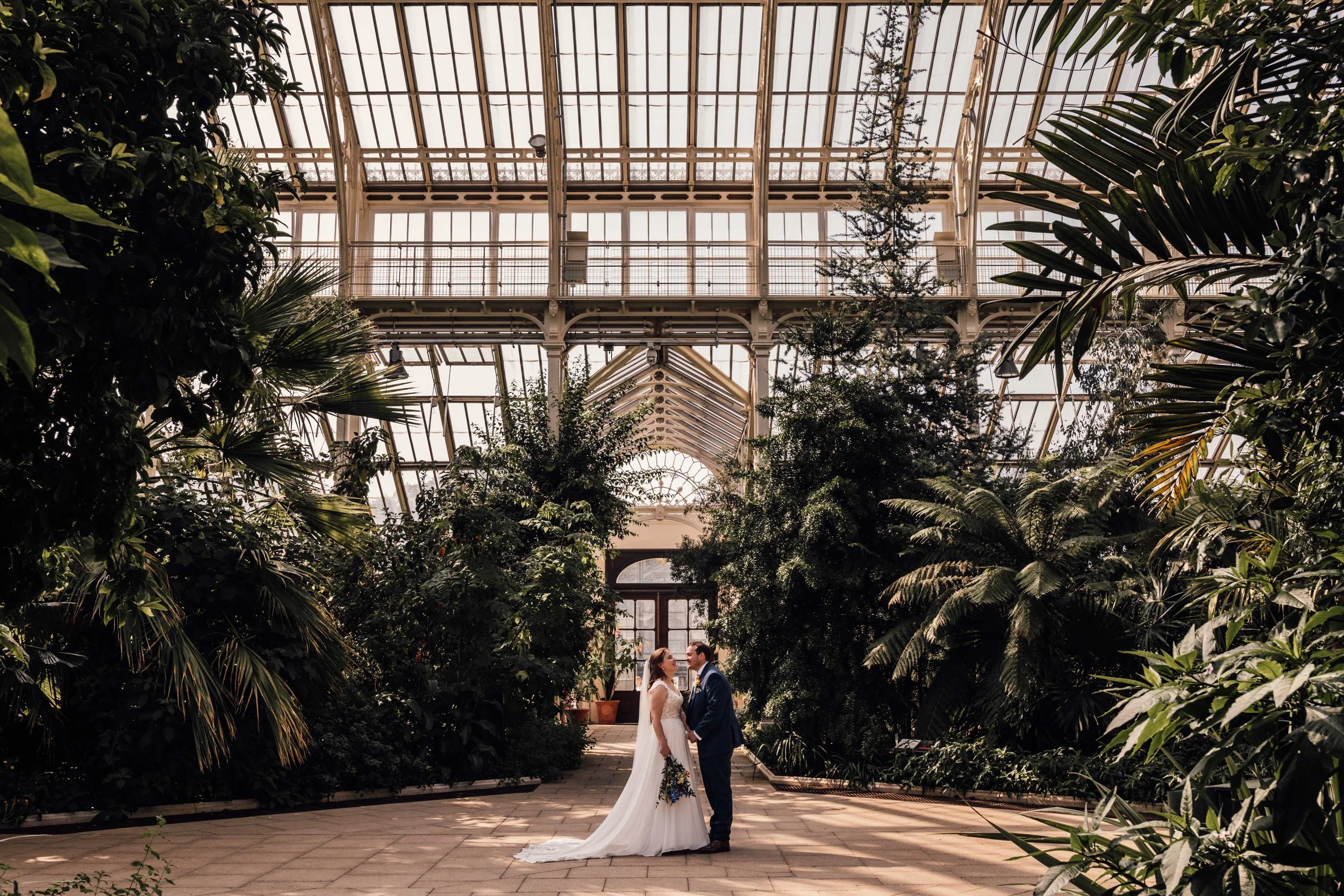 cambridge-cottage-kew-gardens-wedding-photography-32.jpg