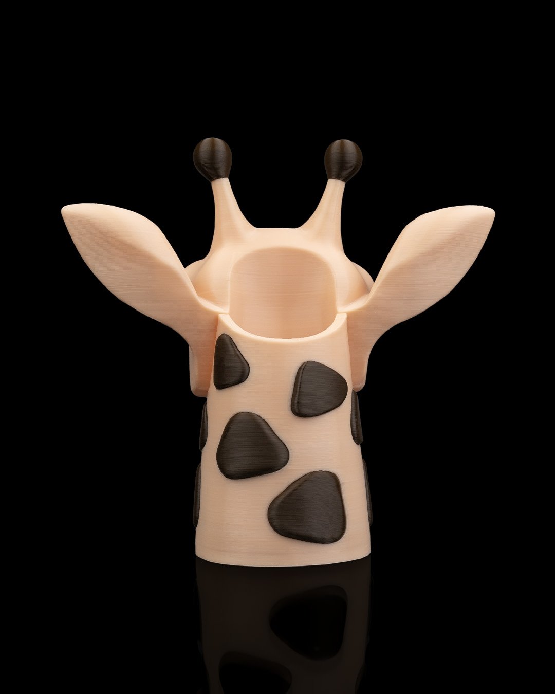 Mr_Giraffe_Glasses_and_Pen_Holder_7_e1b37ff7cf.jpg