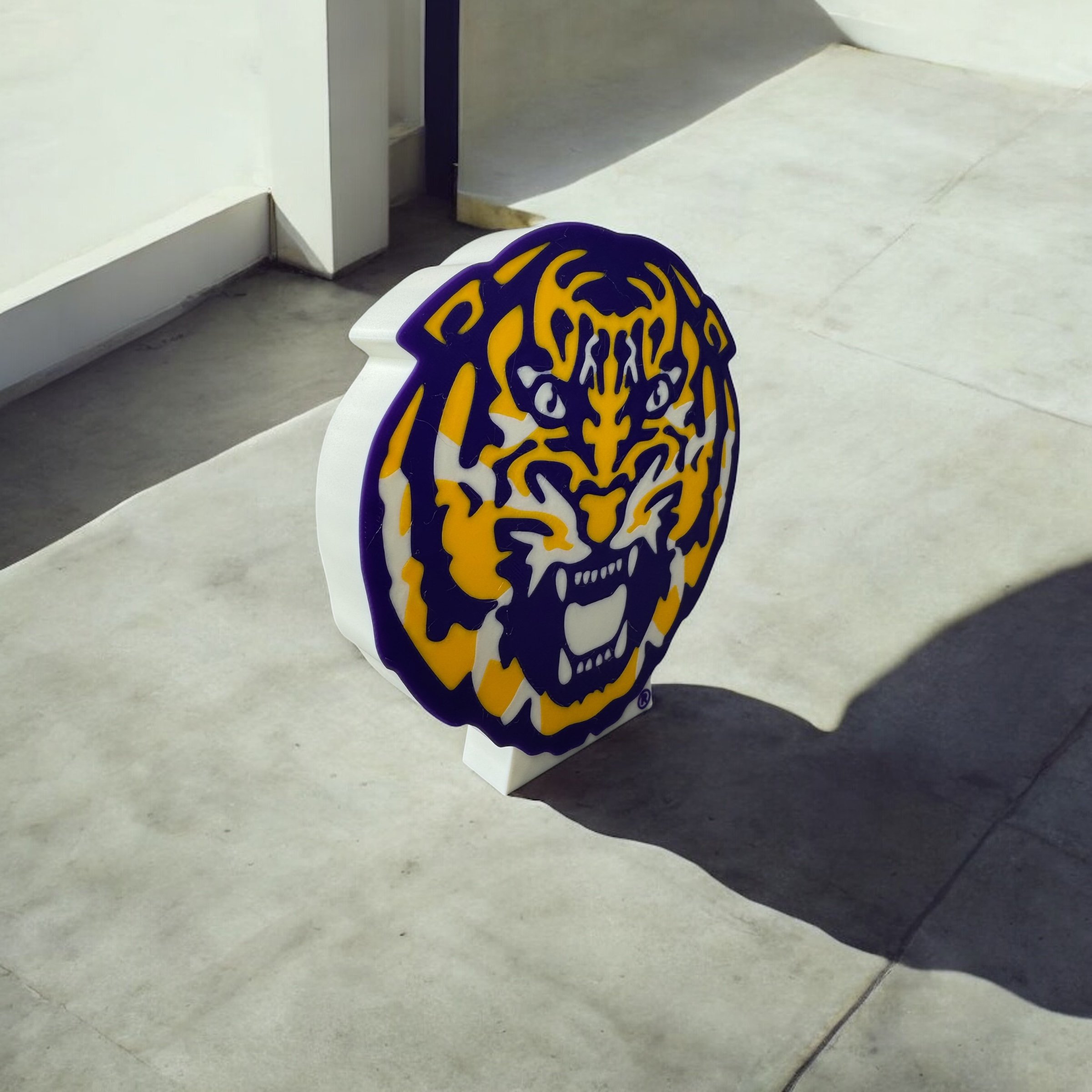 LSU HEAD RIGHT.jpeg