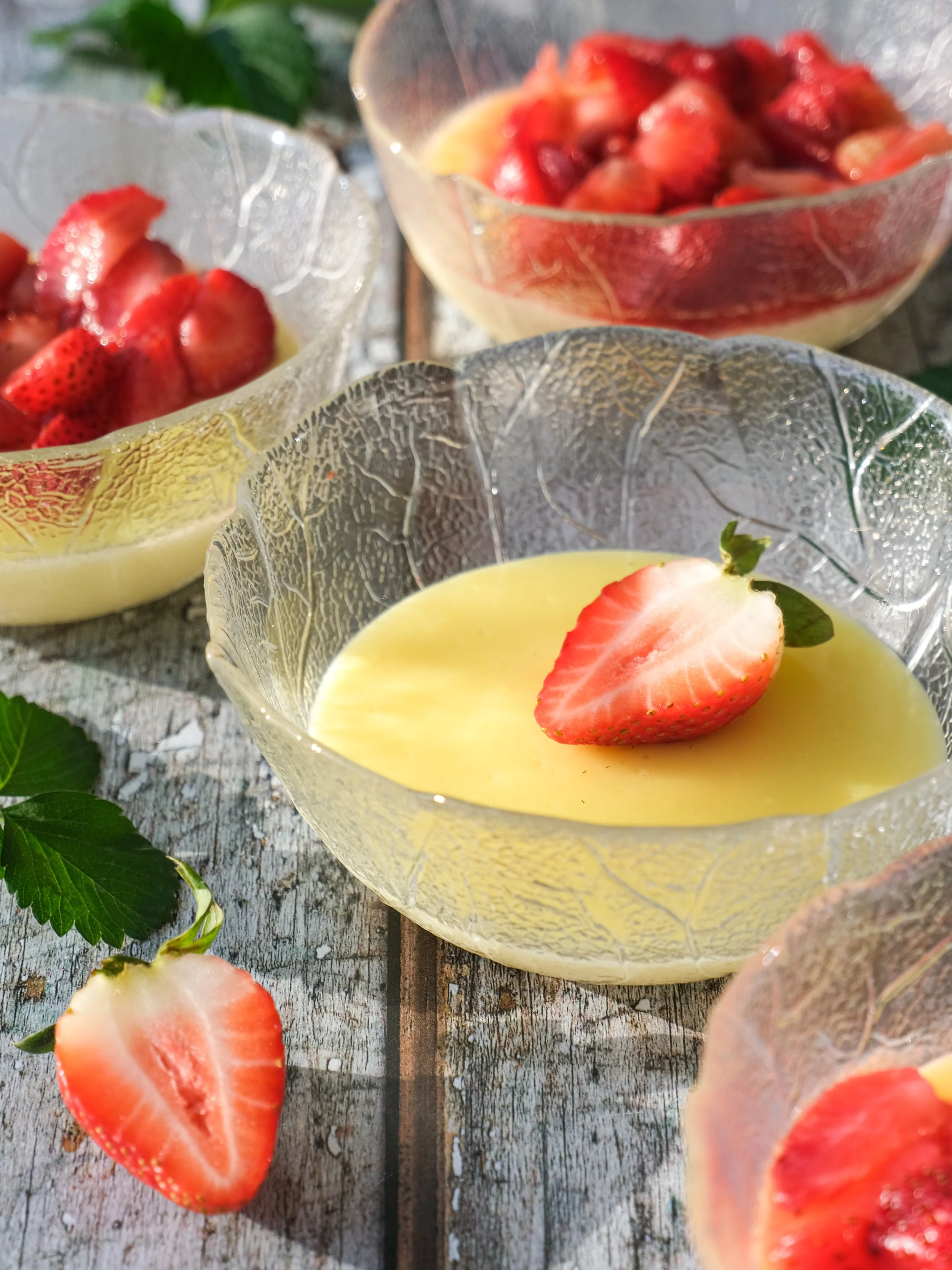 Vanilla Pudding with Strawberries