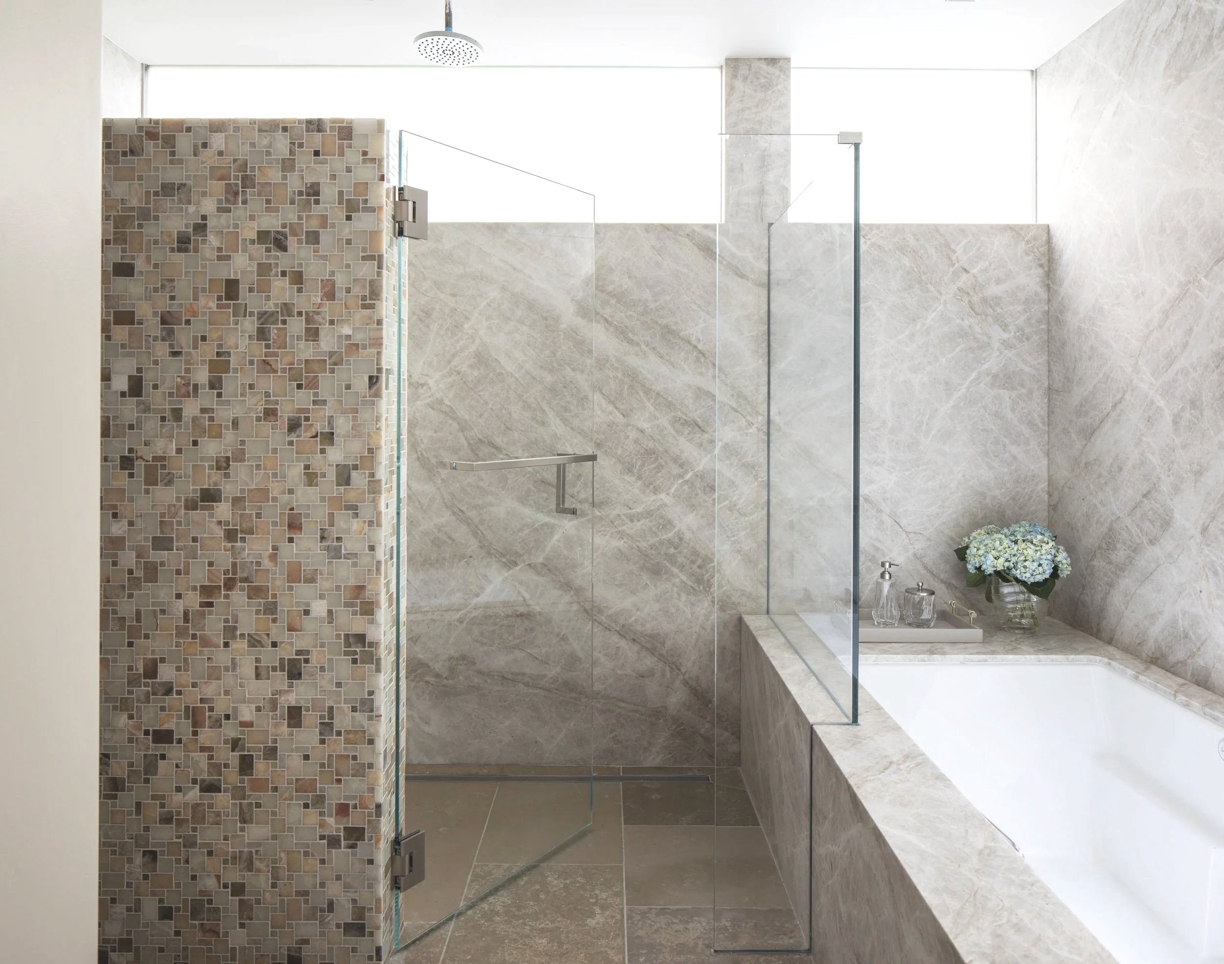LauraRoberts_Castle_MeghanBob_PrimaryBath_HR.jpg