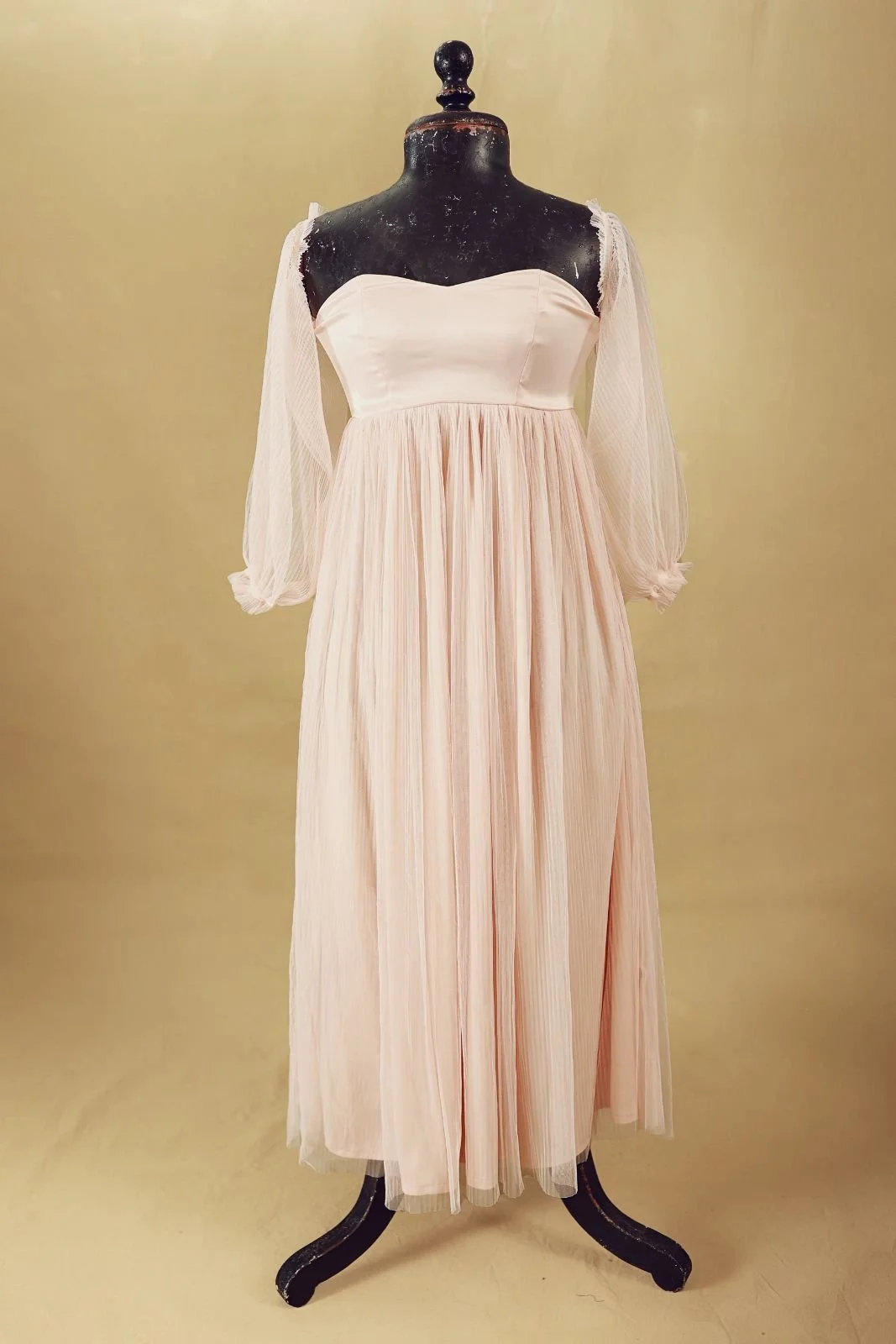 Barbie pink maternity photoshoot dress with corset and tulle sleeves