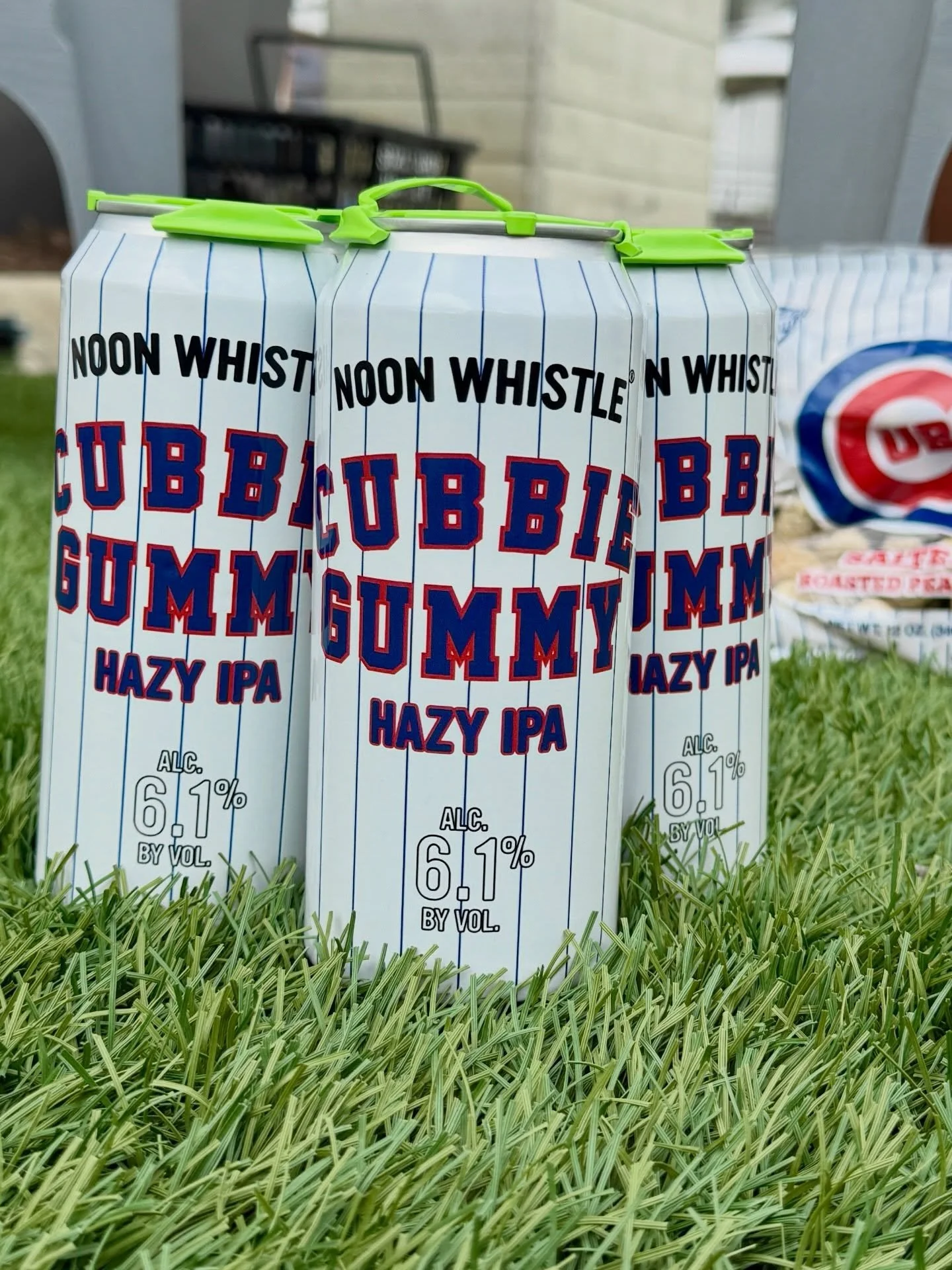 ✨ STAFF PICK ✨

NOON WHISTLE BREWING 
Cubbie Gummy Hazy IPA 🍺 

&ldquo;The bold citrus, tropical flavor coming from the classic hops of citra, mosaic, simcoe, falconers flight. It&rsquo;s the first beer I&rsquo;ve had a hazy with the hop falconers f