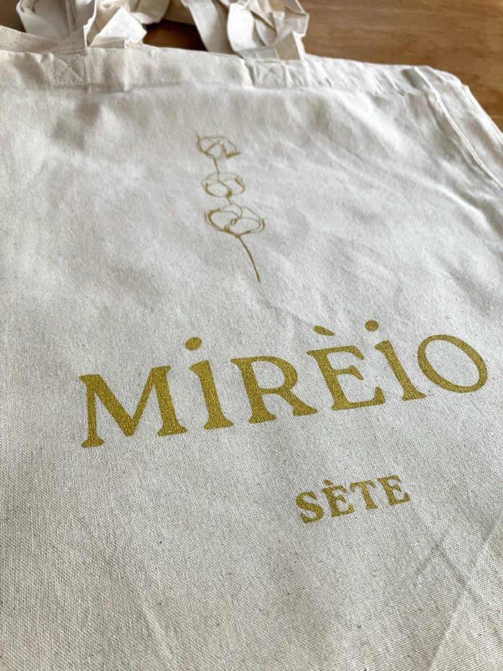 totebag imprimé en sérigraphie pour Mirèio Sète, couleur bleu