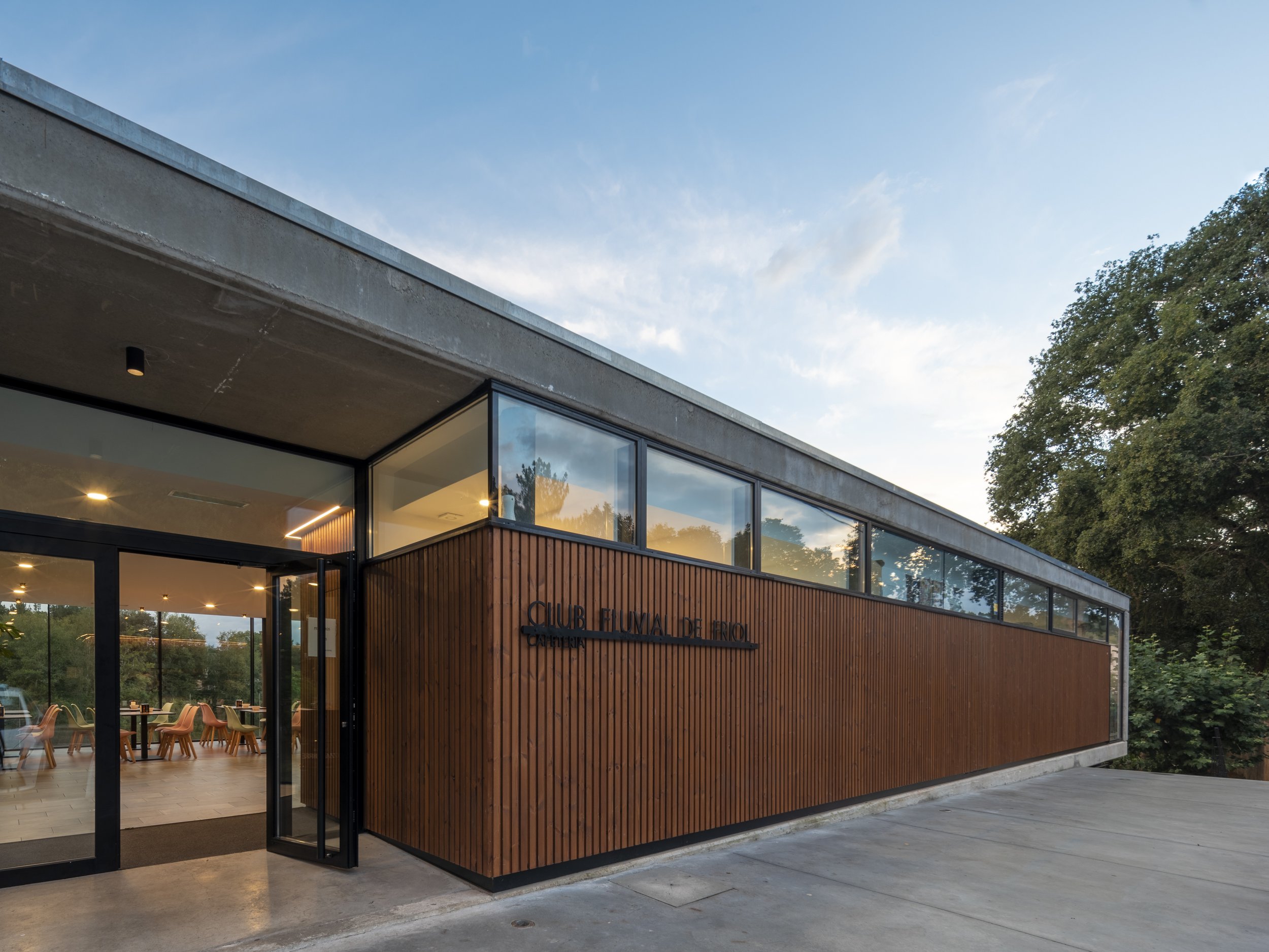lopezlopez arquitectura x Club Fluvial, Friol, Lugo