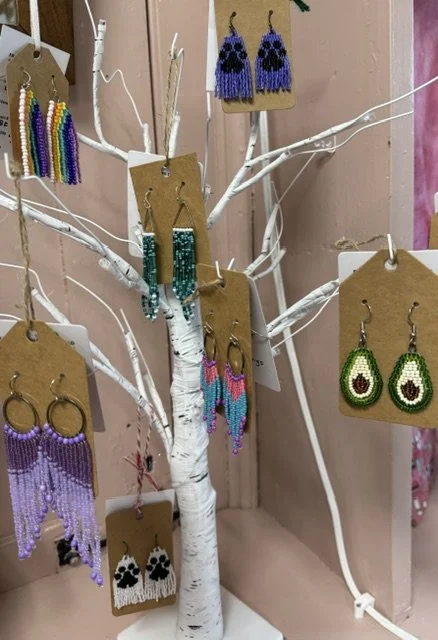 Holder-earrings9.jpeg