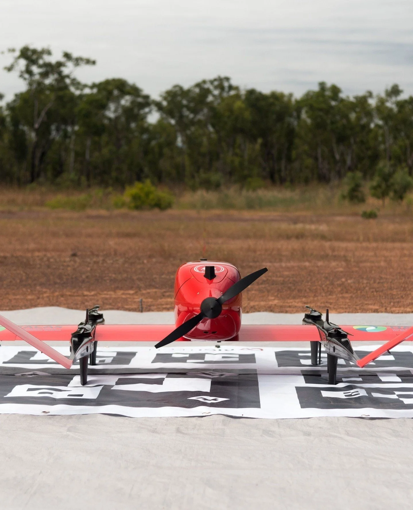 Precision-landings are a critical part of managing ground risk and creating safe BVLOS operations. So, how clever is this QR-code solution we are working with for our medical delivery program?⁠
⁠
Solutions like this could also help with launching and