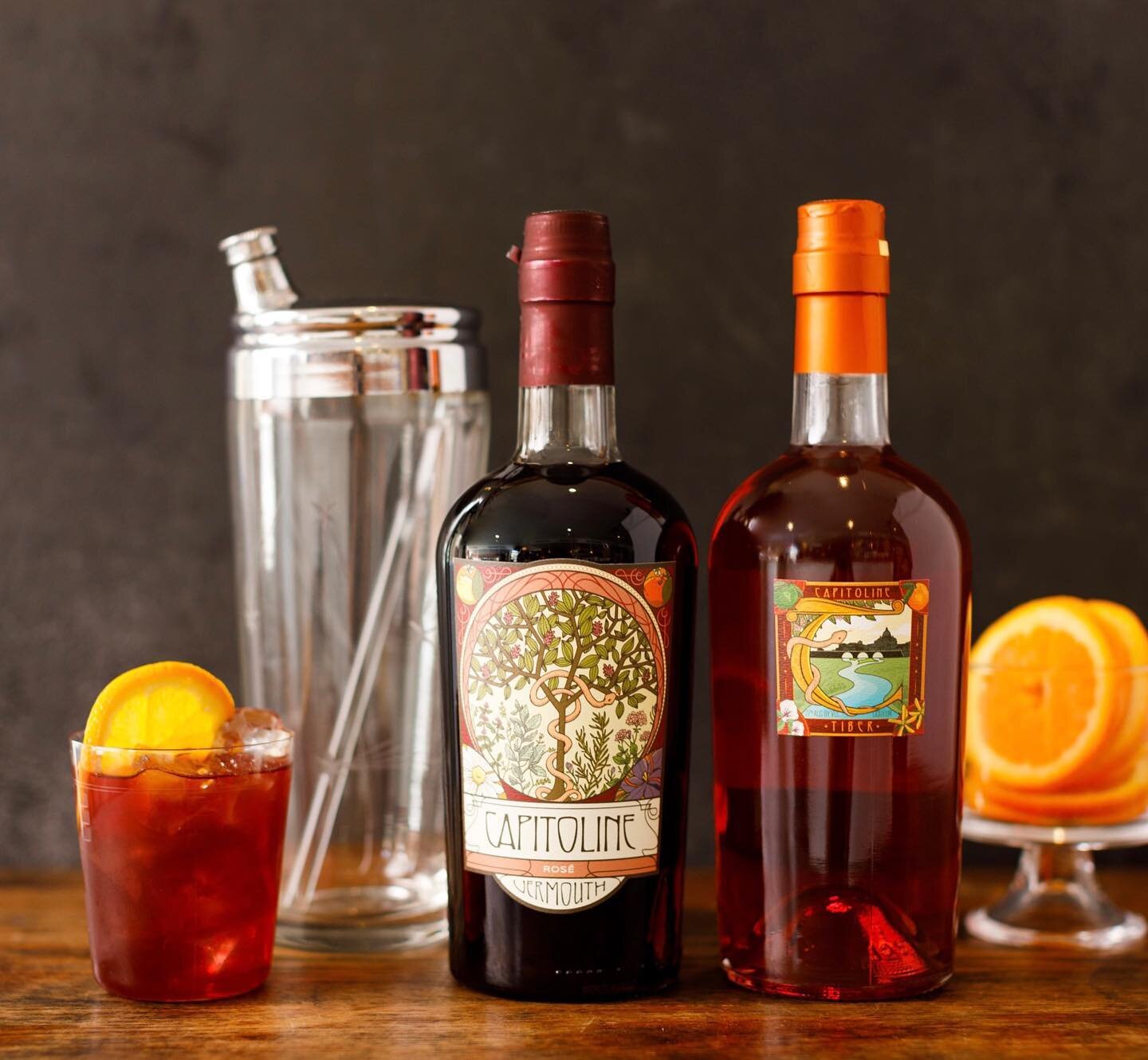 Negroni Sbagliato? With Prosecco in it? You don&rsquo;t say&hellip;
1.25 oz Capitoline Tiber Aperitivo 
1.25 oz Capitoline Ros&eacute; vermouth
Pour over ice, top with #prosecco and garnish with an orange slice. 
#stunning