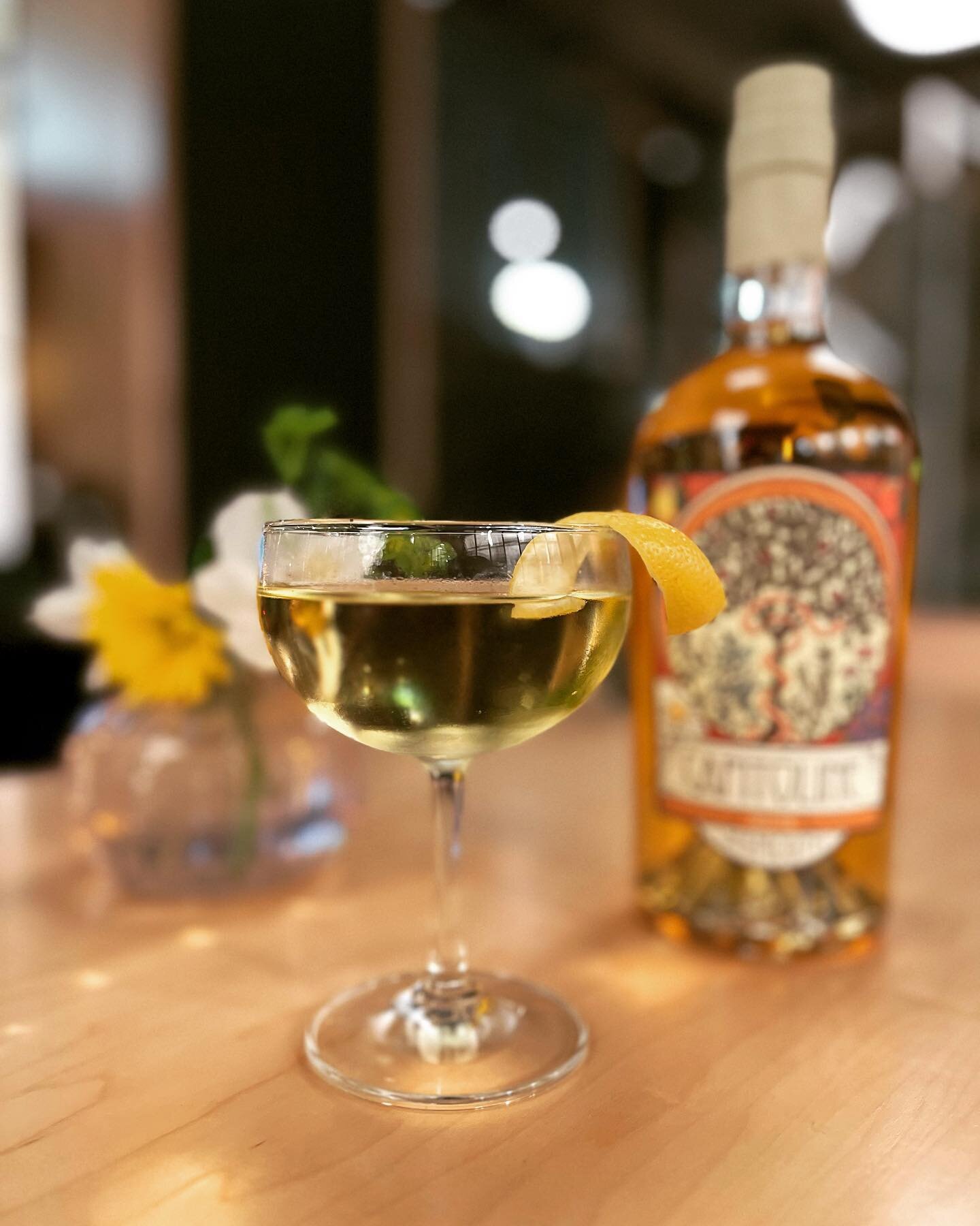 The joy of a wet martini&hellip;.50/50 for us, @capitoline_dc White Vermouth + London Dry + orange 🍊 bitters, perfectly ice cold by our friends @barspero 🤍Can&rsquo;t think of a better way to start such a marvelous meal🍸How do you #martini?