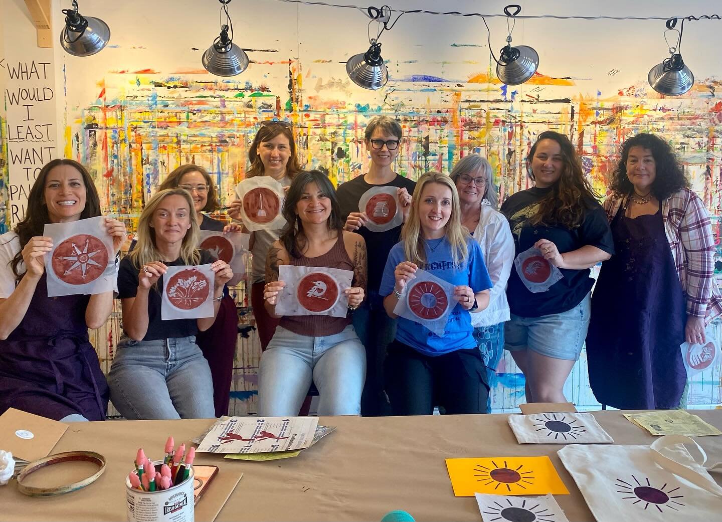 ✨WOW✨ what a treat to spend the day transforming triggers through printmaking. Mary @create4connection lovingly guided us through all the steps needed to dig deep and then alchemize what were once triggers into meaningful and powerful marks. 

Stay t