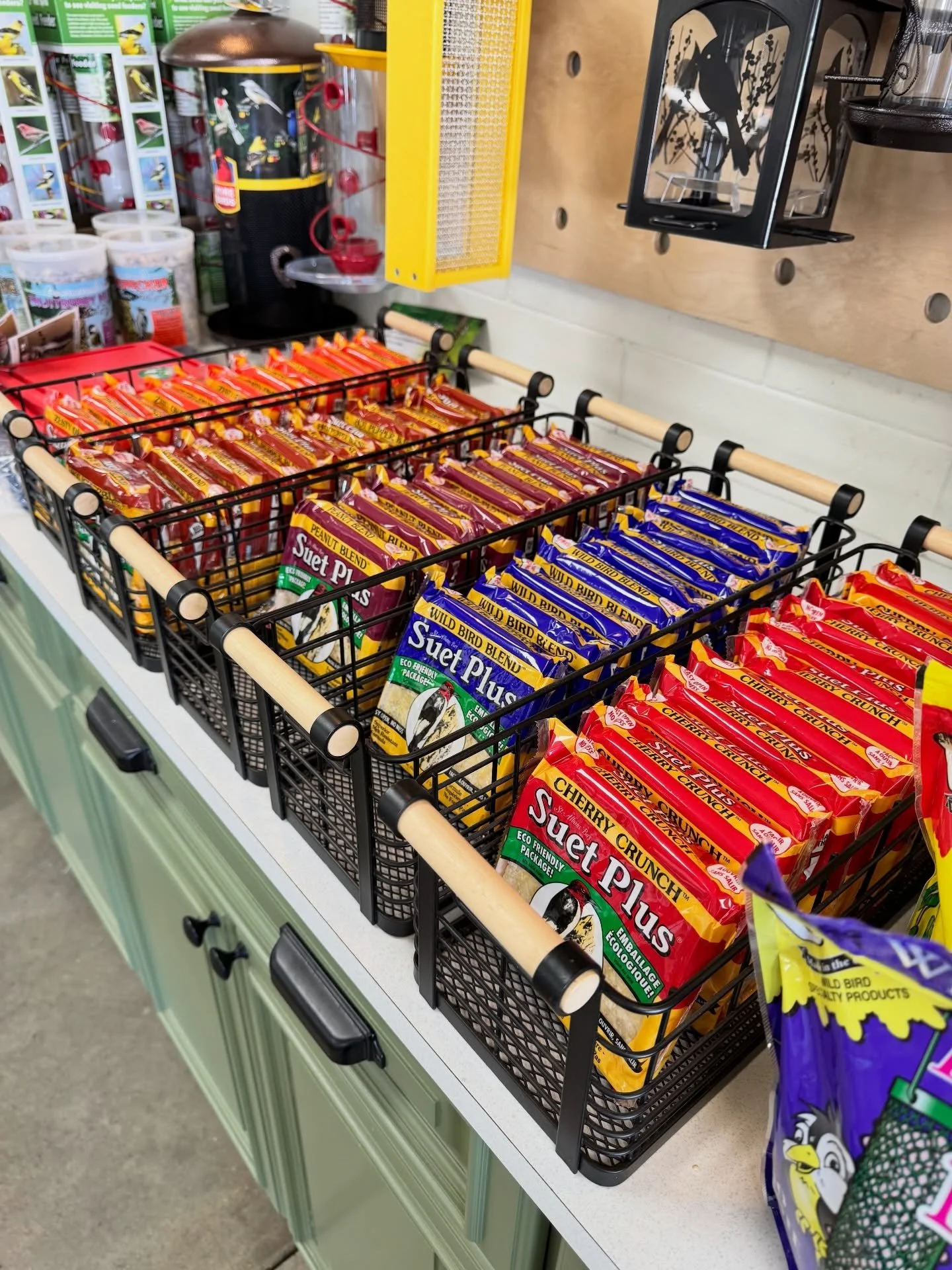 Day 3 of 12 Days of Merriam Feed 🎄

Free suet cake with any purchase in-store today (12/15).
 Limit one per customer, while supplies last.

A small thank-you for the birds who show up every day like they pay rent and never help with groceries.