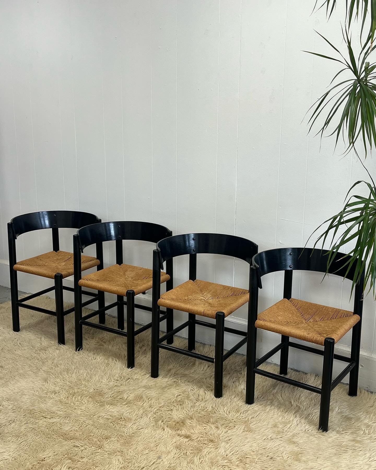 Set Of 4 Dining Chairs By Mogens Lassen For Fritz Hansen, 1960&rsquo;s 

$785 + tax set 

Excellent Vintage Condition, some very minor scratches and scuffs here and there 

Back H 28.5&rdquo;, Seat H 18&rdquo; , D 16.5&rdquo; , W 16.5&rdquo; 

Pictur