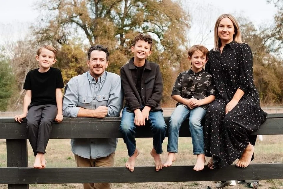 💖 Meet Beth Grobstein – A Warrior Mom Battling Stage 4 Breast Cancer 💖
This October, we are proud to support the Grobstein family during their difficult journey. For every fireplace cleaning service we provide, we will be donating $5 to help