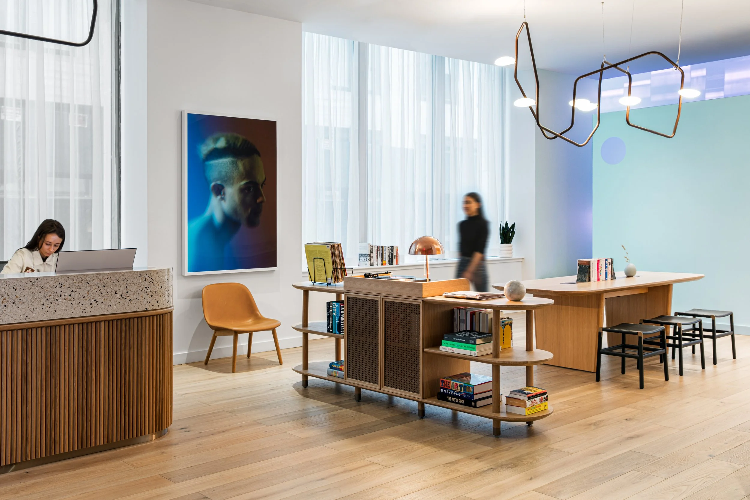 Lyric_70Pine_LobbyCorridors_0066_people_a.jpg