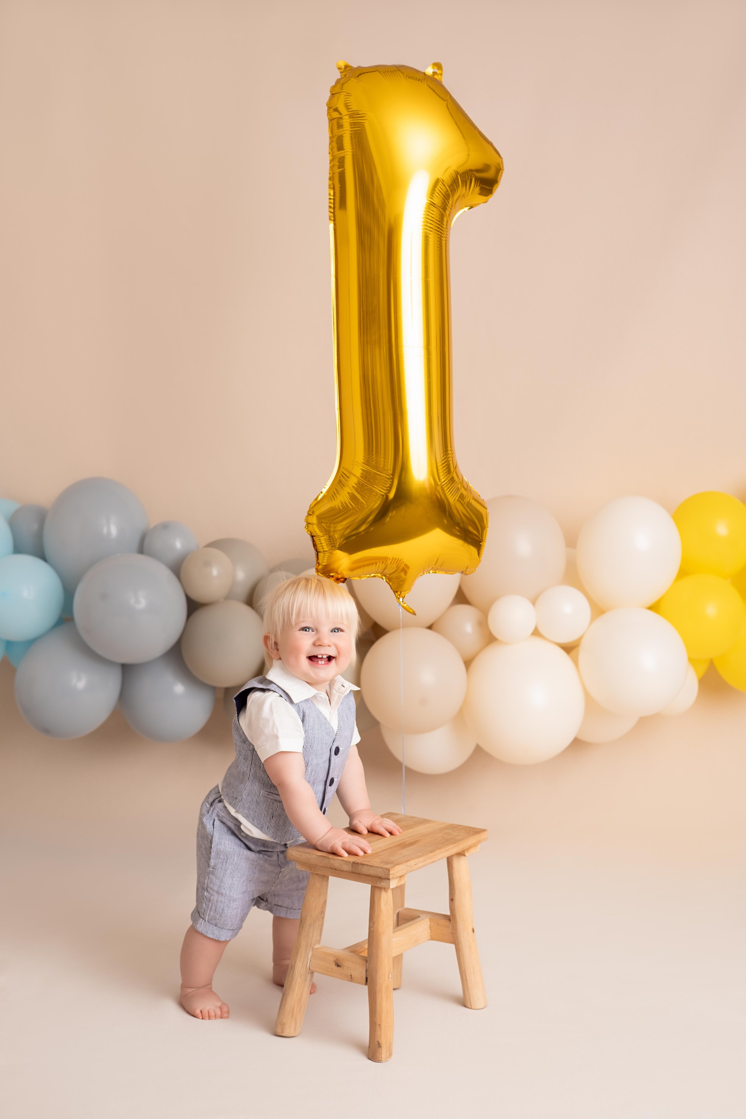 Jesse balloons small-1.jpg