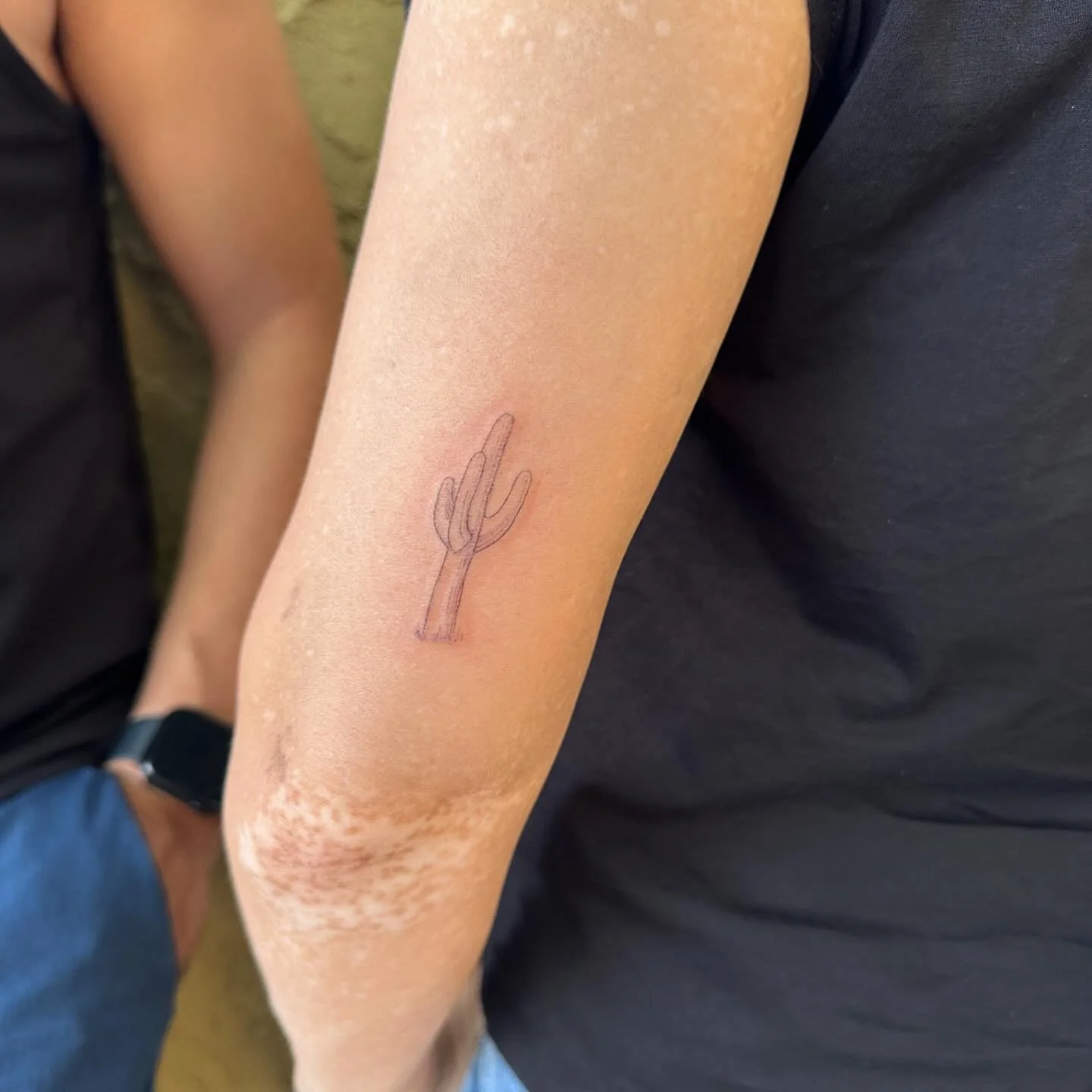 Are you even from the desert if you don&rsquo;t have a 🌵 tattoo? 
&bull;
&bull;
&bull;
&bull;
&bull;
&bull;
#saguaro #saguarotattoo #cactustattoo #saguarofineline #singleneedlesaguaro #scottsdaletattoos #scottsdalefinelinetattoos