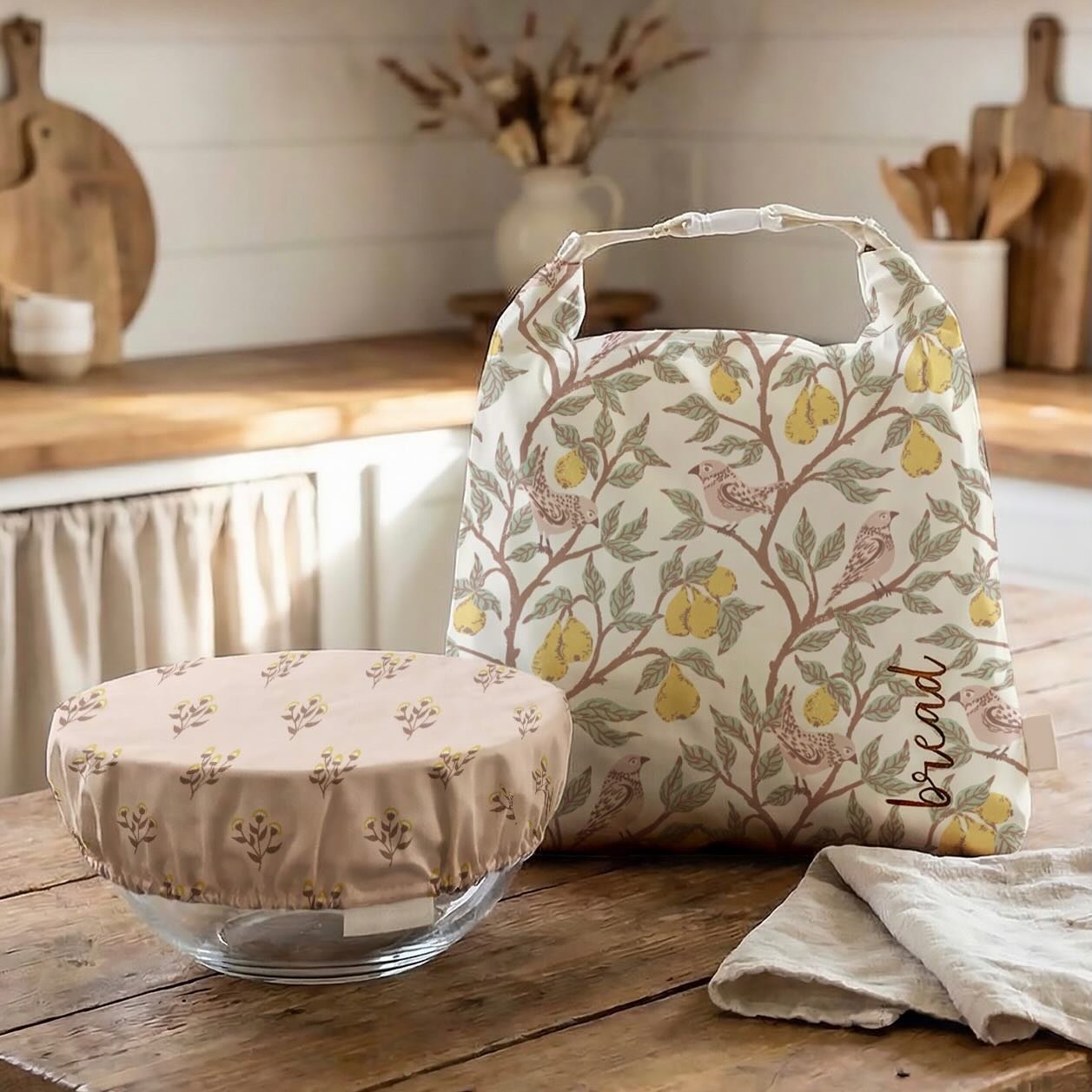 Just a little snippet of some of the designs I shared with @nectarandnesthome for their fall/winter artist open call. Thanks to Monique for the lovely mockup file @moniquebeaudin_collections 🙏💕 #breadbag #beeswaxwraps #bowlcovers #nectarandnest #so