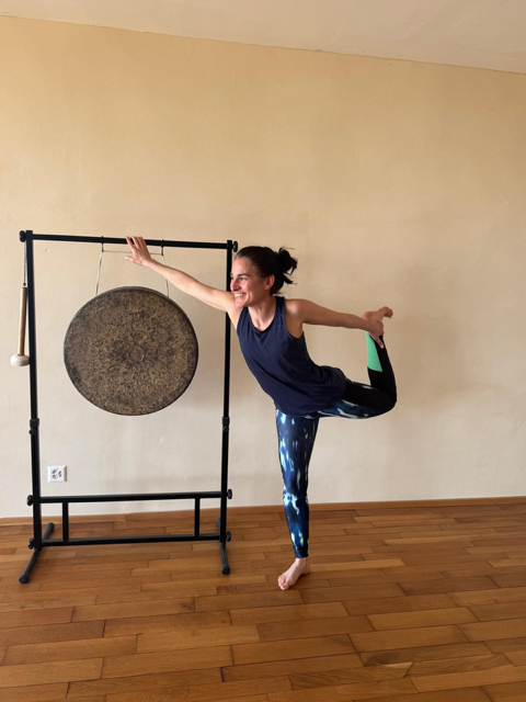 “Grâce à l’accompagnement très précieux de Sophie, cette formation est une vraie opportunité pour à la fois progresser techniquement à ton rythme (sur la théorie et physiquement), nous amener à l’enseignement et, également, une belle découverte humai