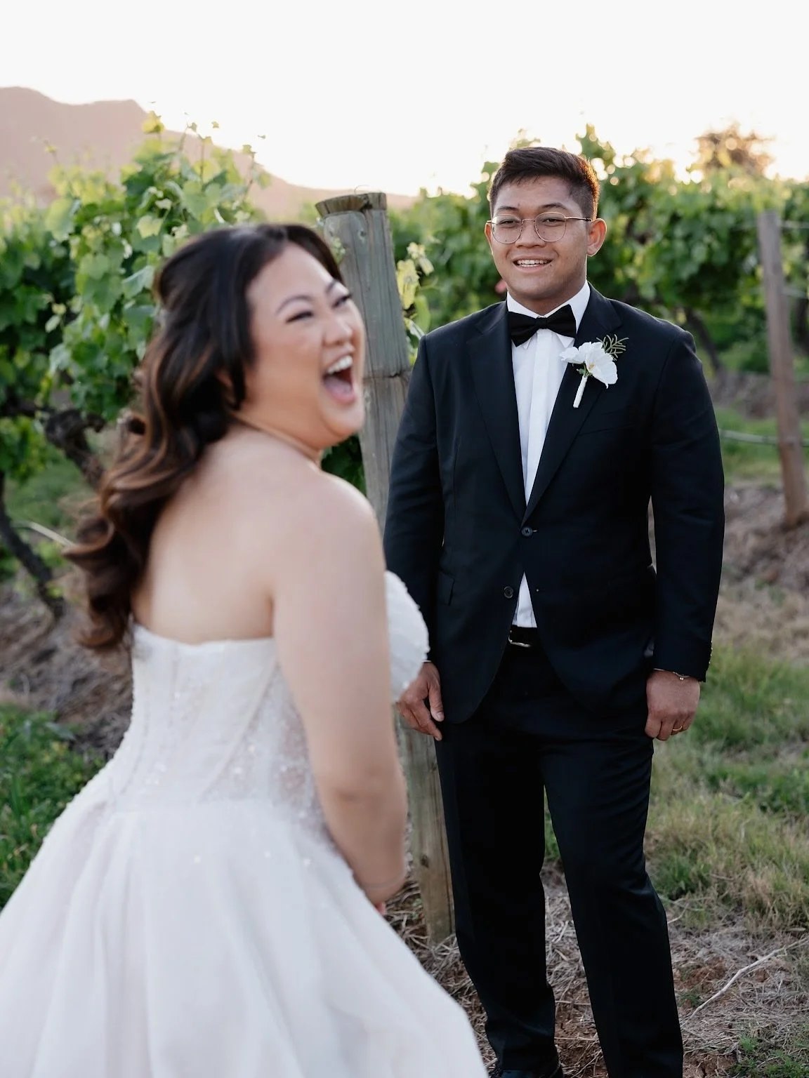 SWEET LOVE [MYLES SMITH]

&ldquo;As the duo sat beneath the neon lights of Hog&rsquo;s Breath Caf&eacute; &ndash; sharing curly fries and conversation; it all kinda clicked. Sure, Belle and Jeff had been through school together, had the same friends.