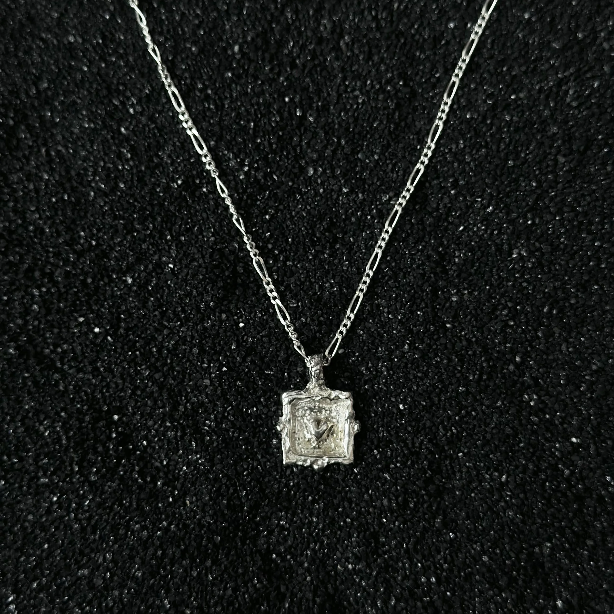 Cœur Enclos Necklace