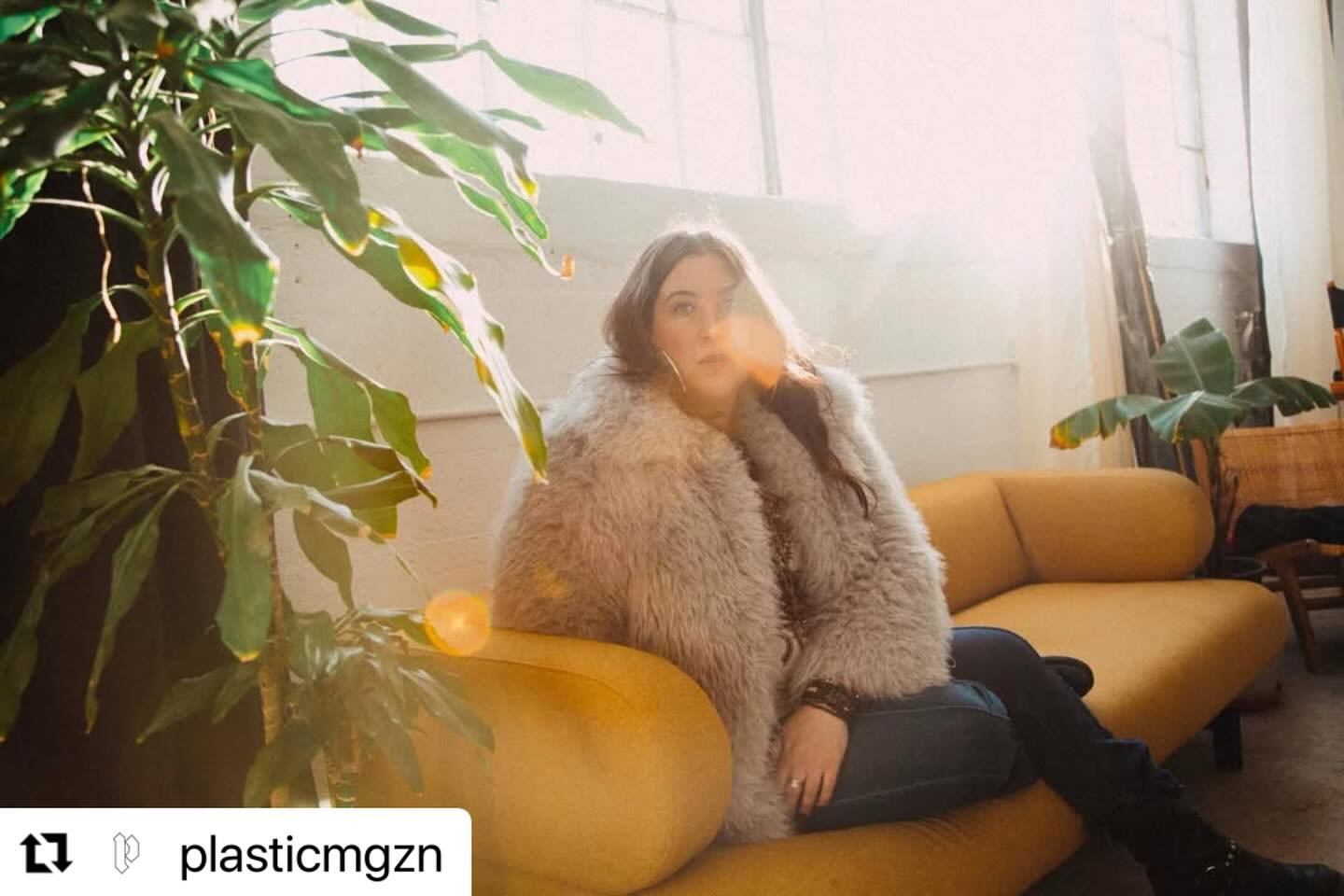 Thanks to @plasticmgzn for their review of Blue Christmas 💙🎄
LINK IN BIO
photo by @jensquiresphotographer 
#Repost @plasticmgzn with @use.repost
・・・
@lisahumber releases cover of Elvis Presley&rsquo;s &ldquo;Blue Christmas&rdquo;
&bull;
&bull;
&bul
