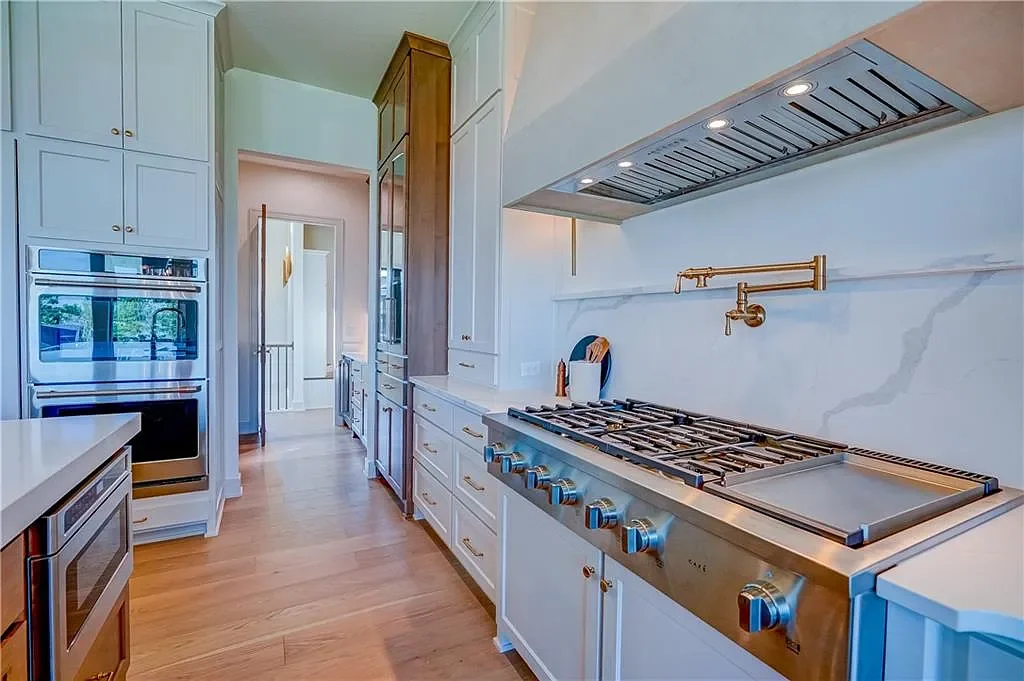 Westbrook LW kitchen 5.webp
