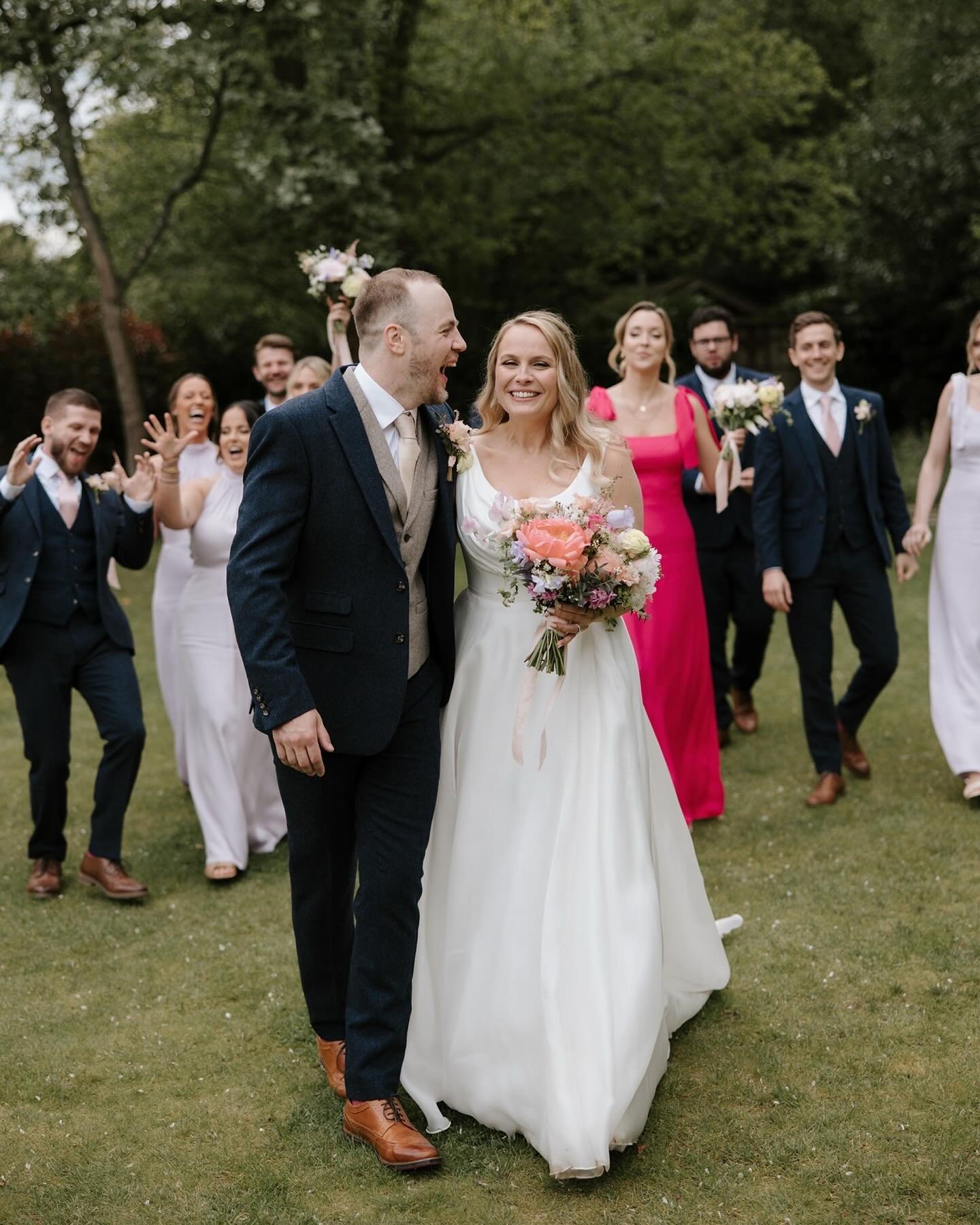 Kicking off bank holiday weekend on Friday was Rachel &amp; Matts gorgeous day @millbridgecourt 🤍 a beautiful day filled with so much love and laughter &amp; the ultimate bridal party ✨

//

Dress @suzanneneville @missbushbridal 
Flowers @lilyandliz
