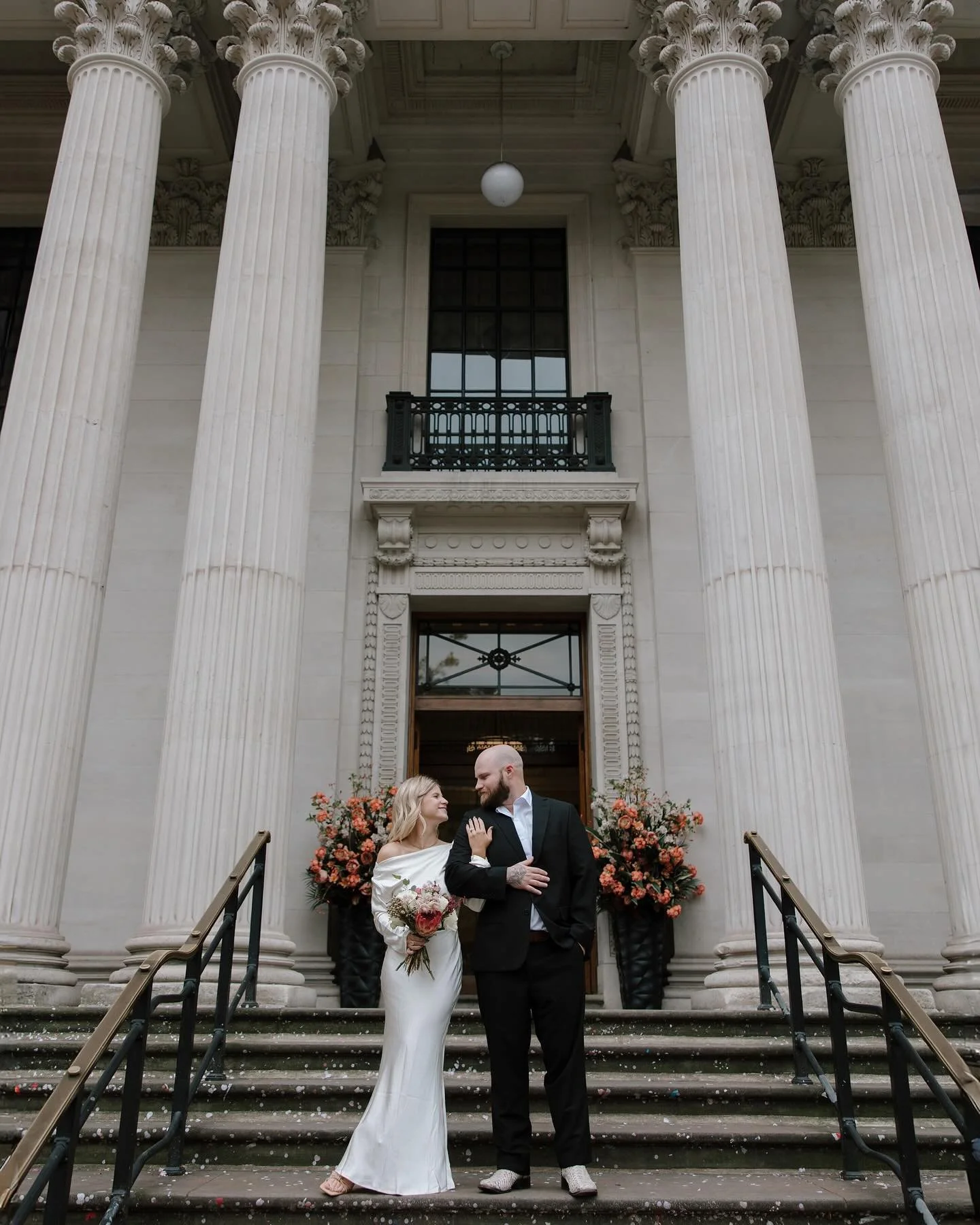 Jade &amp; Chase&rsquo; London elopement 
This was a special one✨ Jade + Chase travelled all the way over from their small town in Louisiana just the two of them to make it official in the city. Myself and @charlimayvideo had the honour of being thei